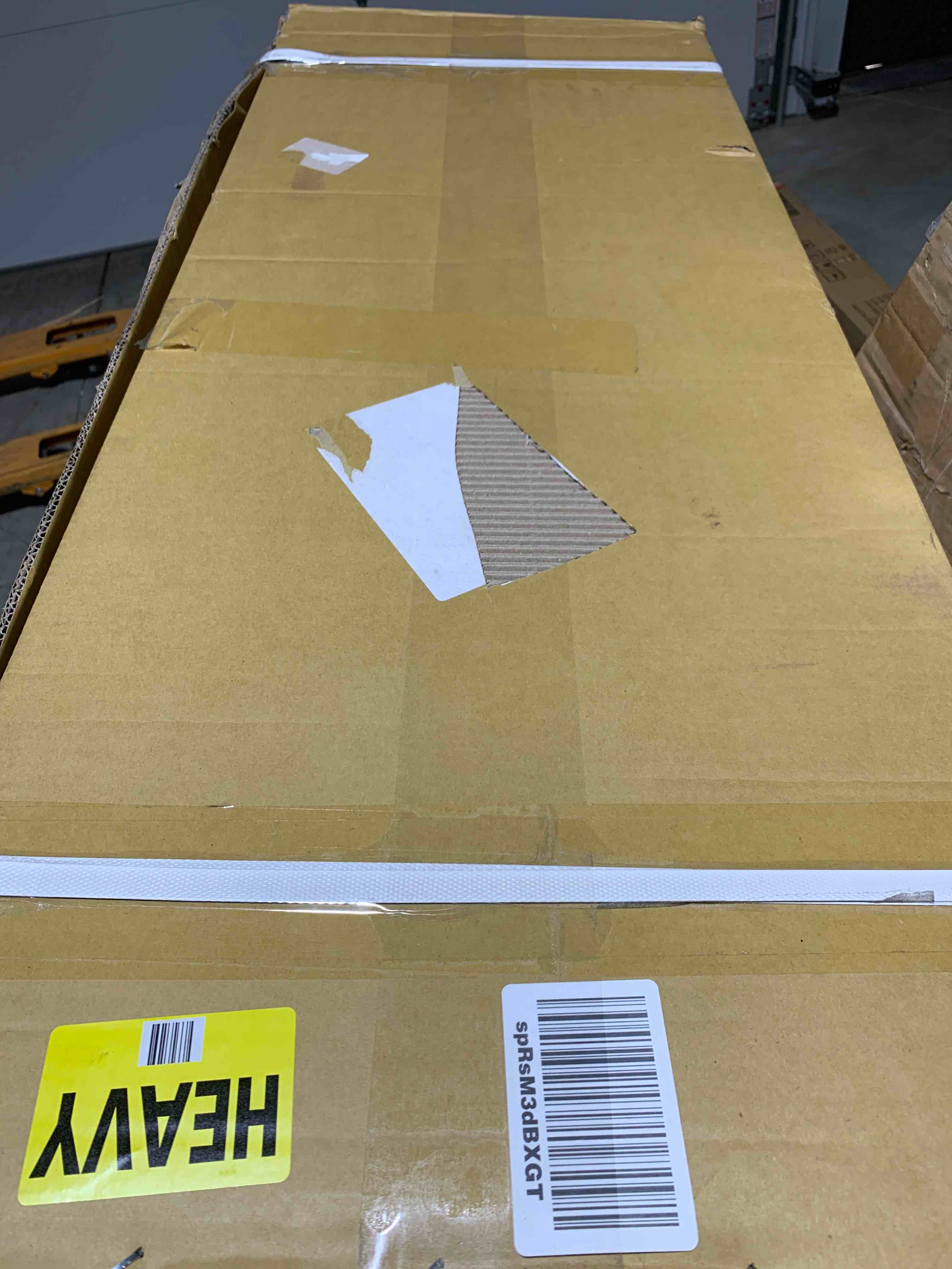 https://s3.amazonaws.com/lotting-images-prod/bidfta/BLU5718552_1715816390758.jpeg