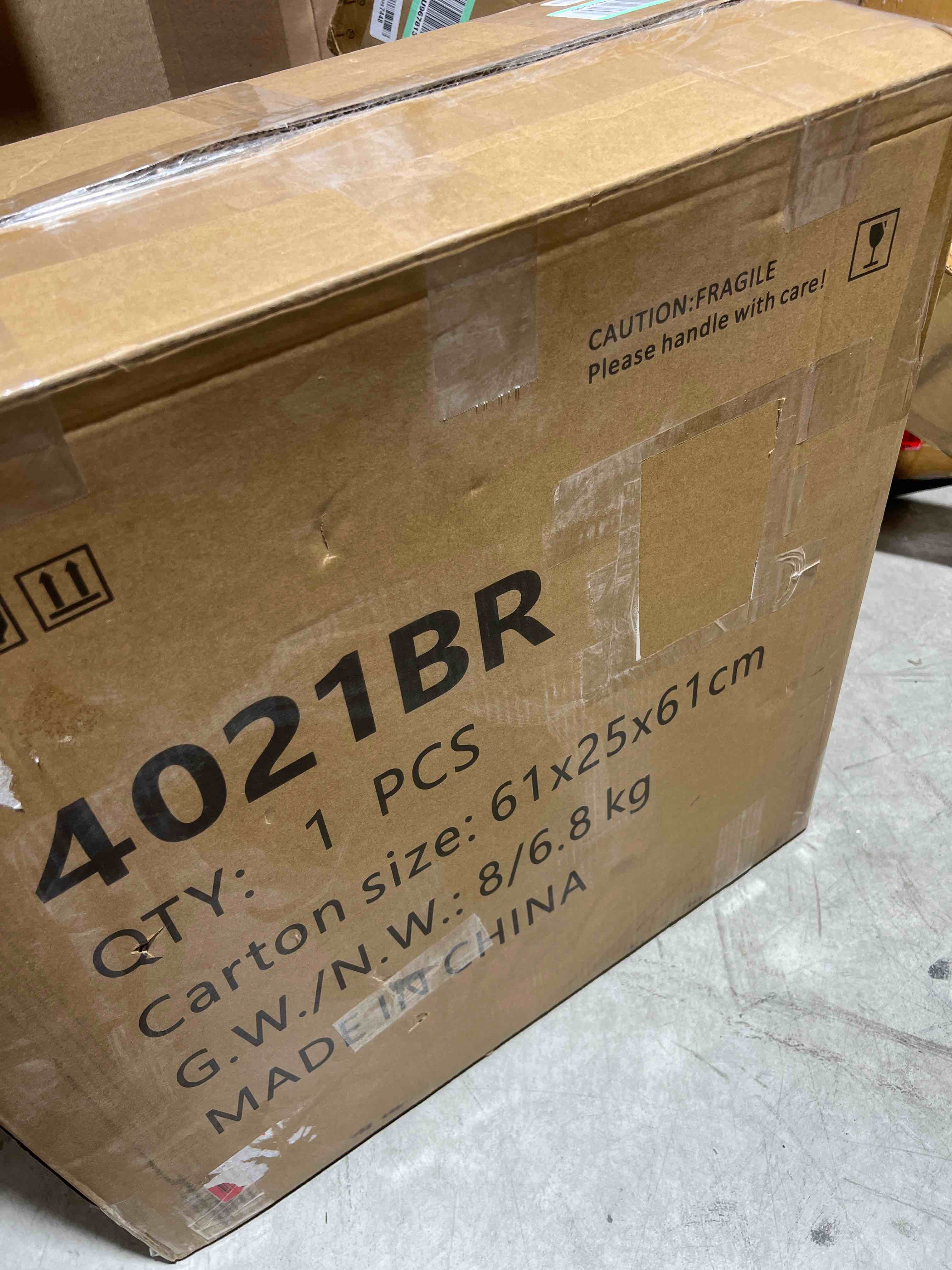 https://s3.amazonaws.com/lotting-images-prod/bidfta/BLU5718613_1715990386995.jpeg
