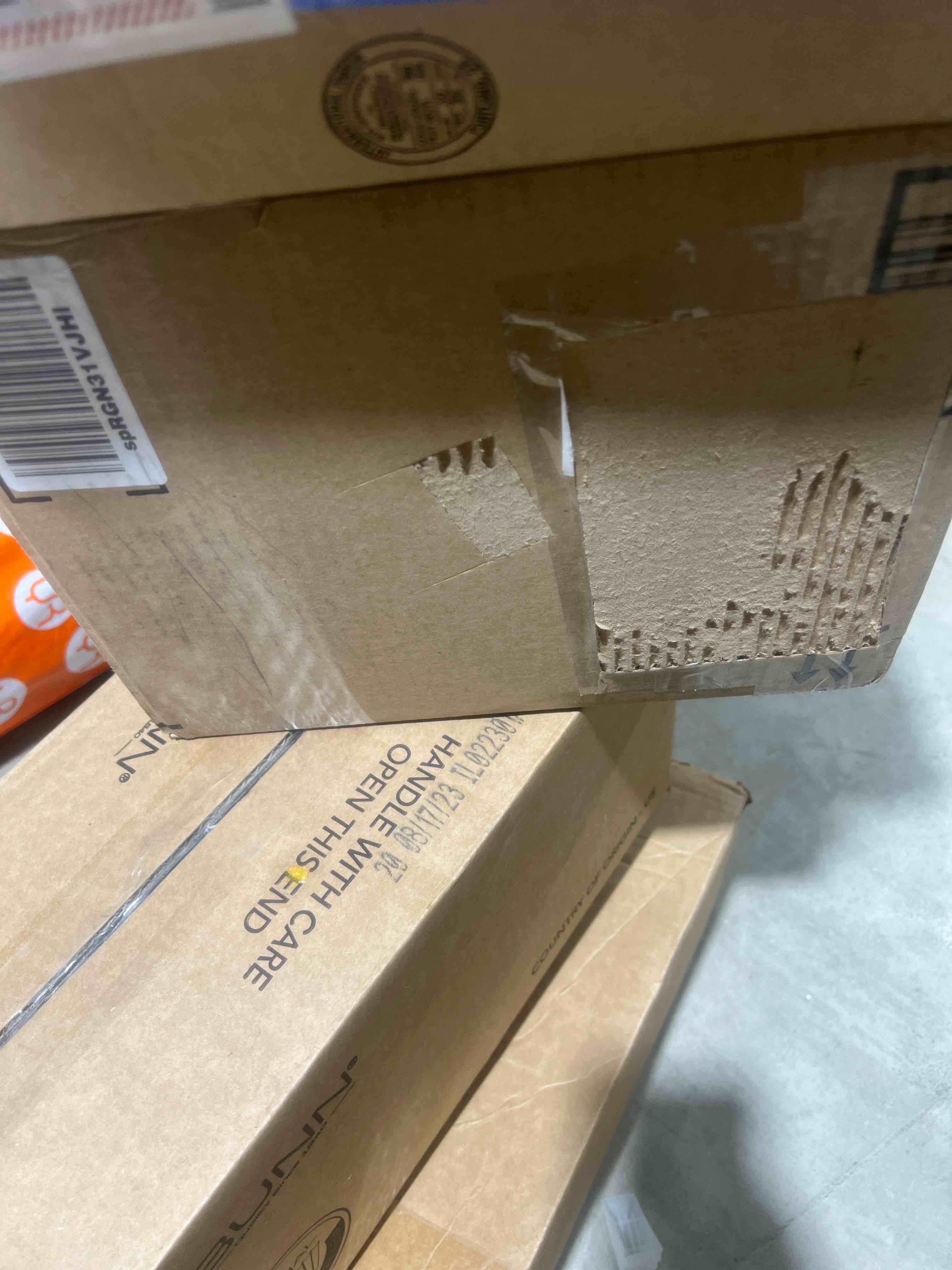 https://s3.amazonaws.com/lotting-images-prod/bidfta/BLU5718939_1717437431090.jpeg