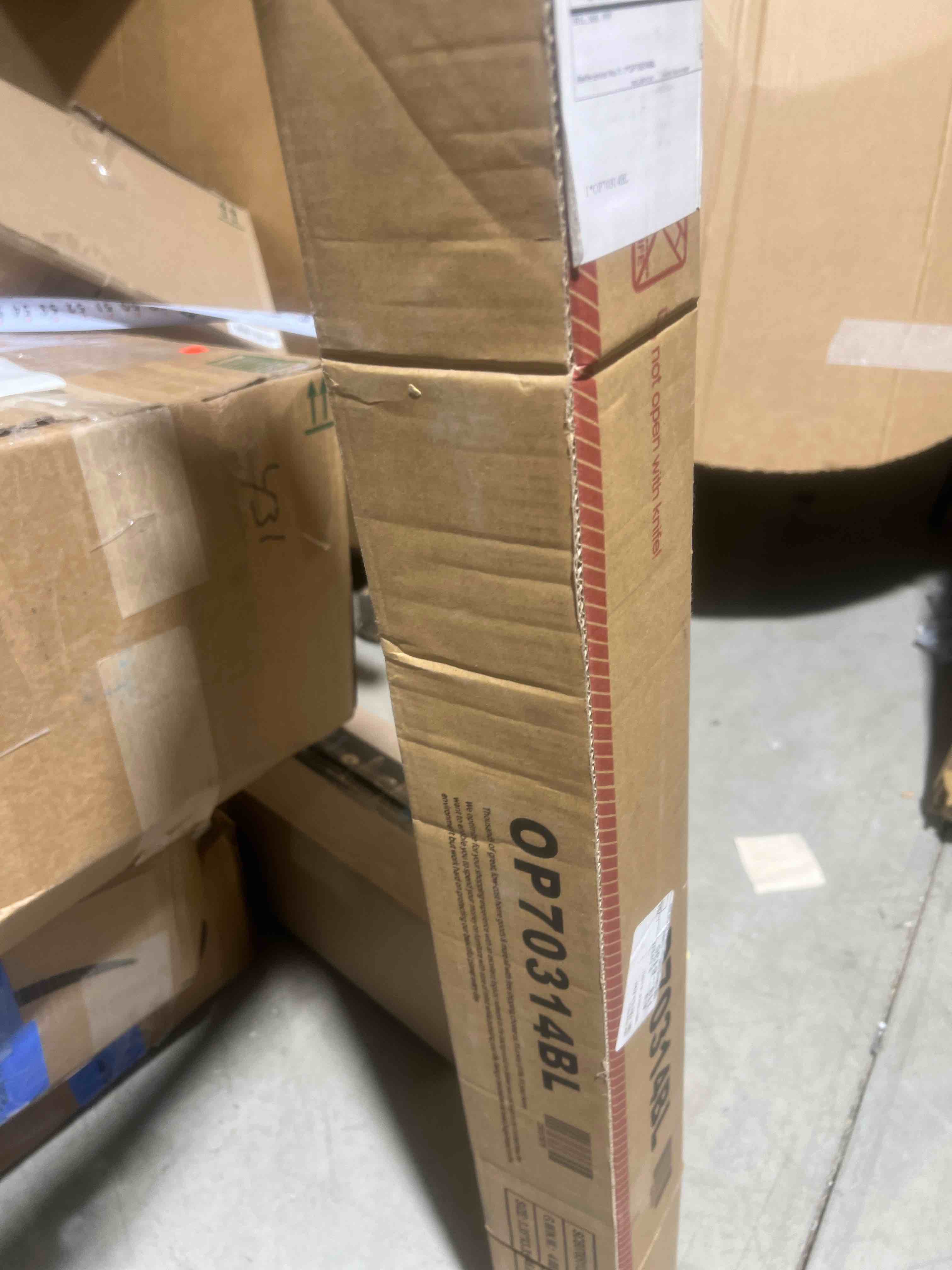 https://s3.amazonaws.com/lotting-images-prod/bidfta/BLU5718943_1717439334764.jpeg