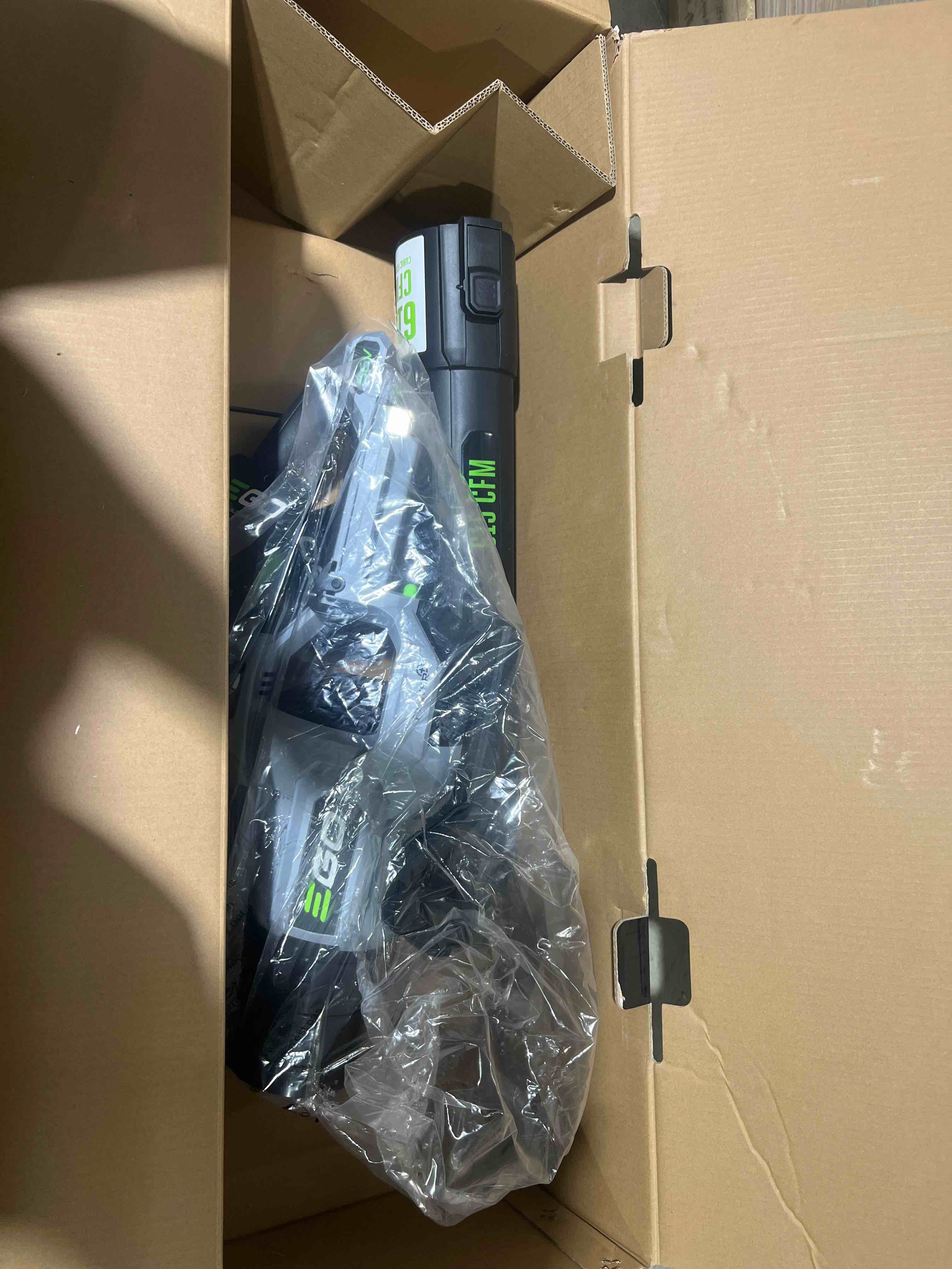 https://s3.amazonaws.com/lotting-images-prod/bidfta/BLU5719167_1719010491891.jpeg