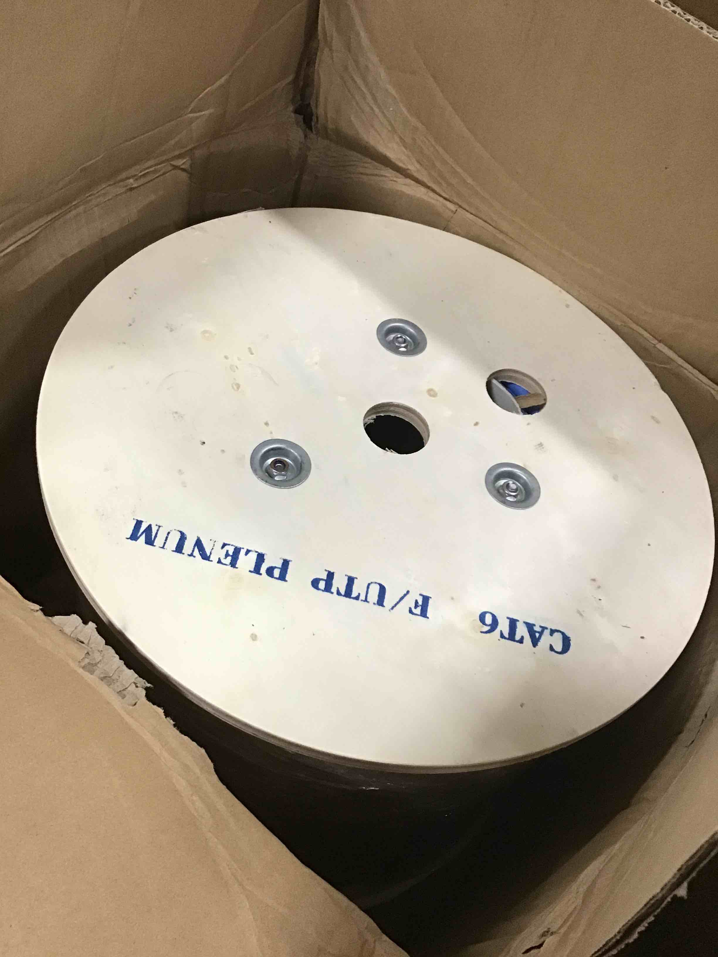 https://s3.amazonaws.com/lotting-images-prod/bidfta/BLU5720236_1714566052855.jpeg