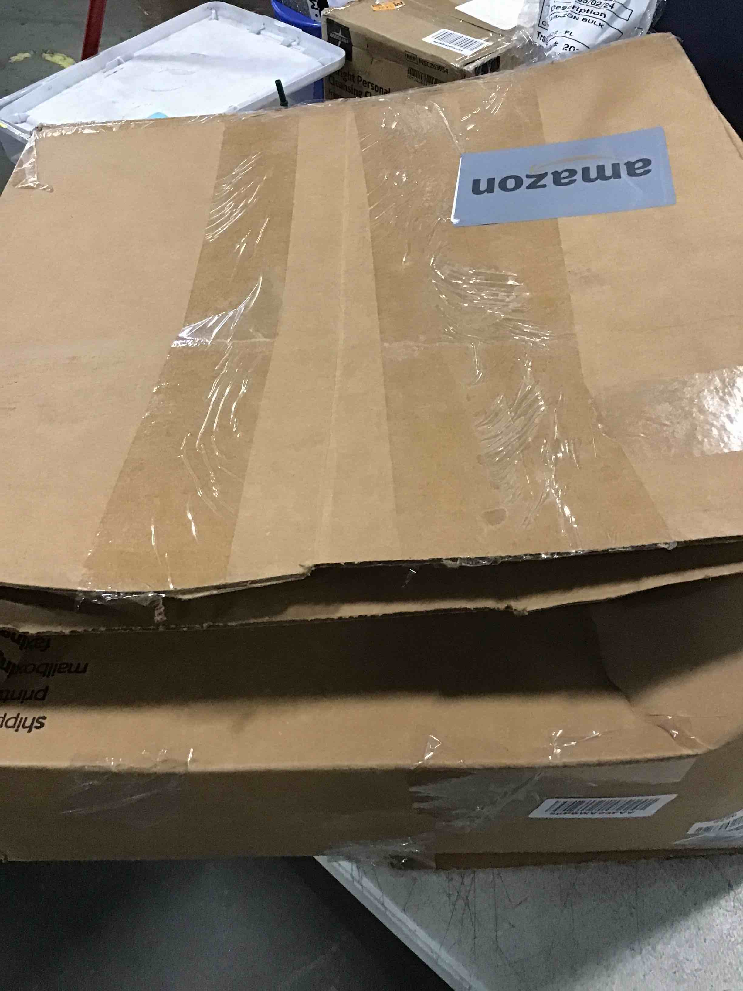https://s3.amazonaws.com/lotting-images-prod/bidfta/BLU5720314_1715258033980.jpeg