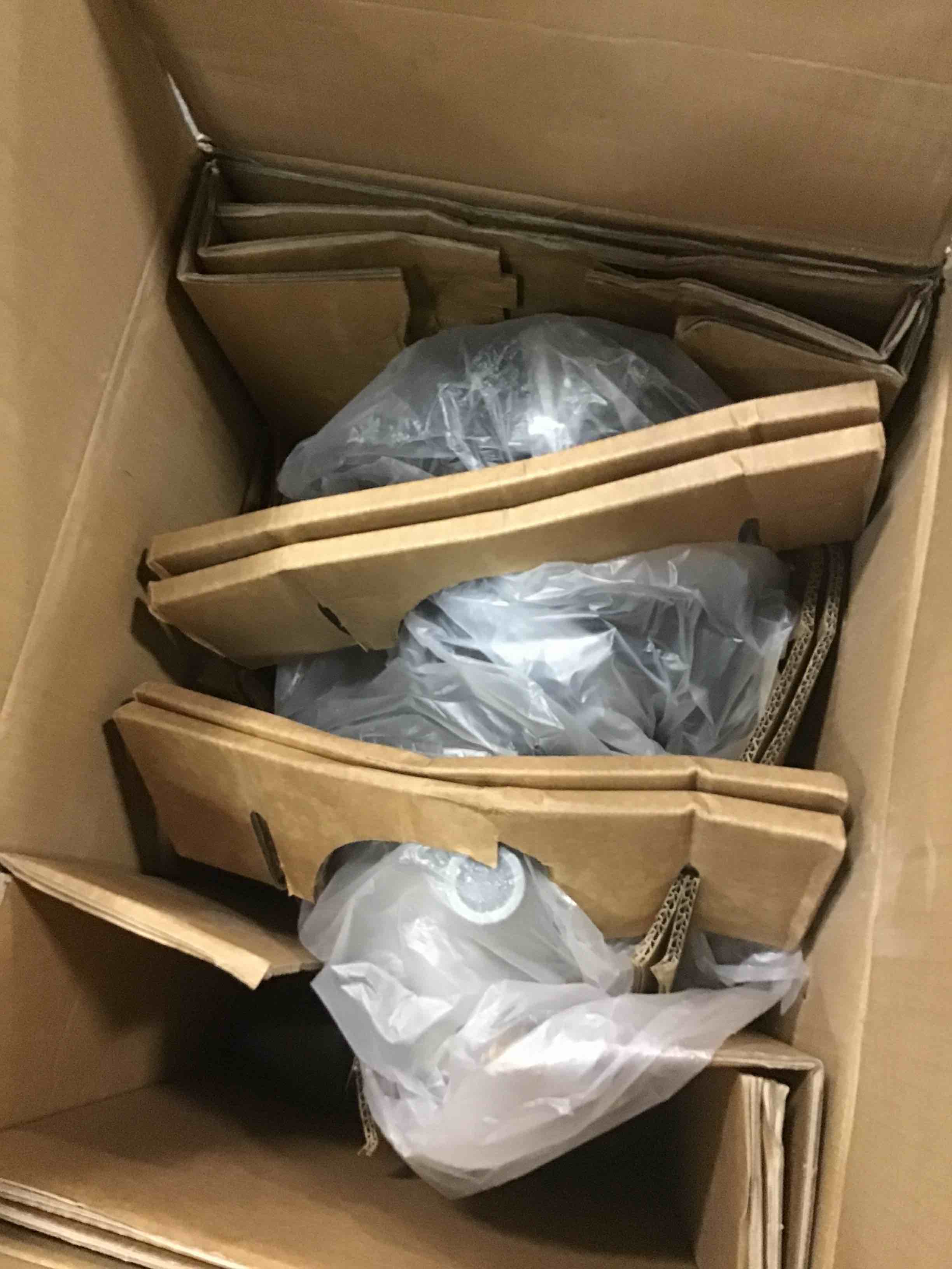https://s3.amazonaws.com/lotting-images-prod/bidfta/BLU5720331_1715260063246.jpeg