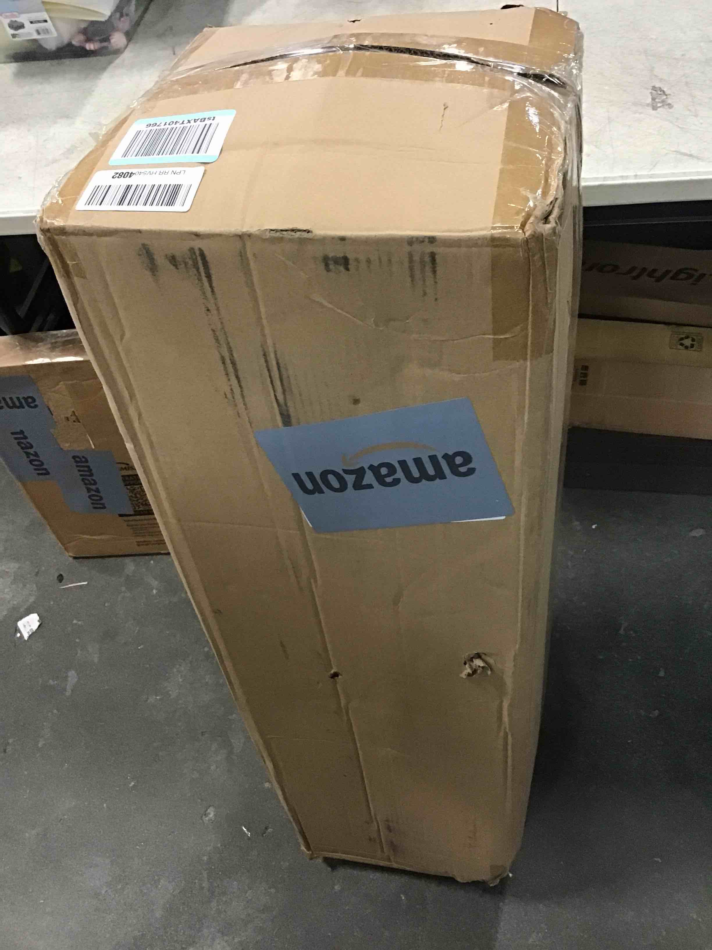 https://s3.amazonaws.com/lotting-images-prod/bidfta/BLU5720485_1715282408112.jpeg