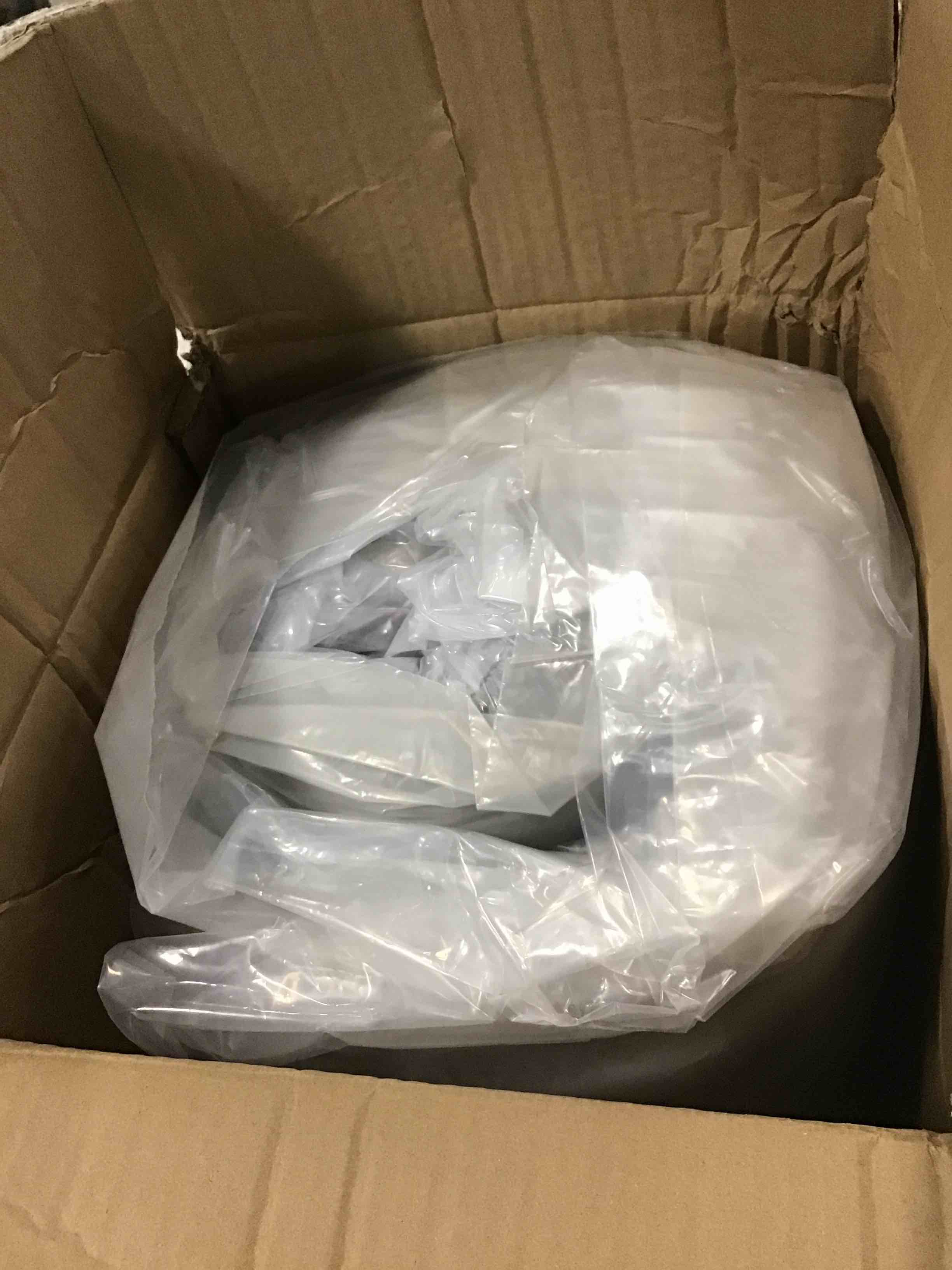 https://s3.amazonaws.com/lotting-images-prod/bidfta/BLU5720485_1715282422610.jpeg
