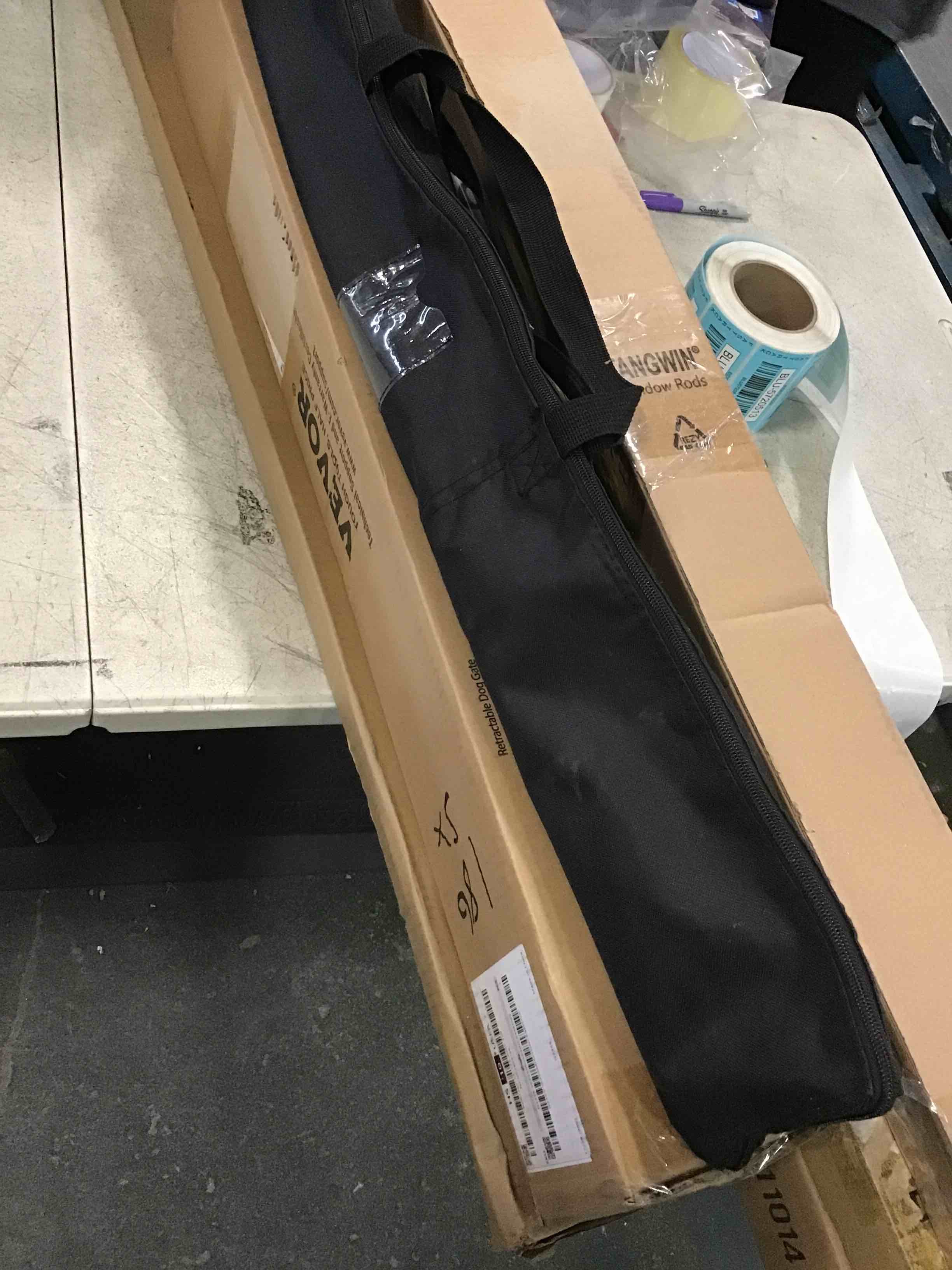 https://s3.amazonaws.com/lotting-images-prod/bidfta/BLU5720507_1715284952355.jpeg