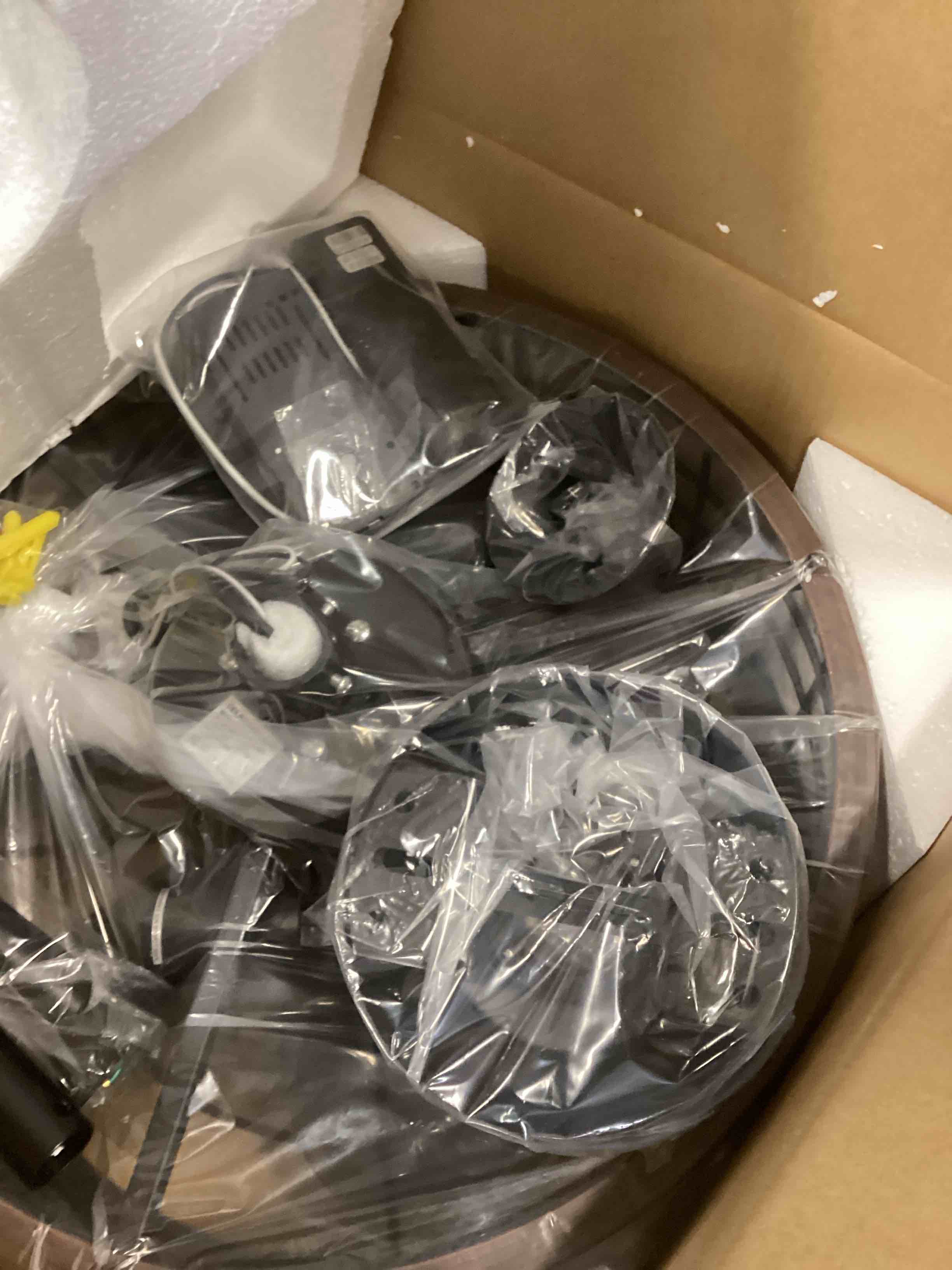 https://s3.amazonaws.com/lotting-images-prod/bidfta/BLU5720658_1715356368869.jpeg
