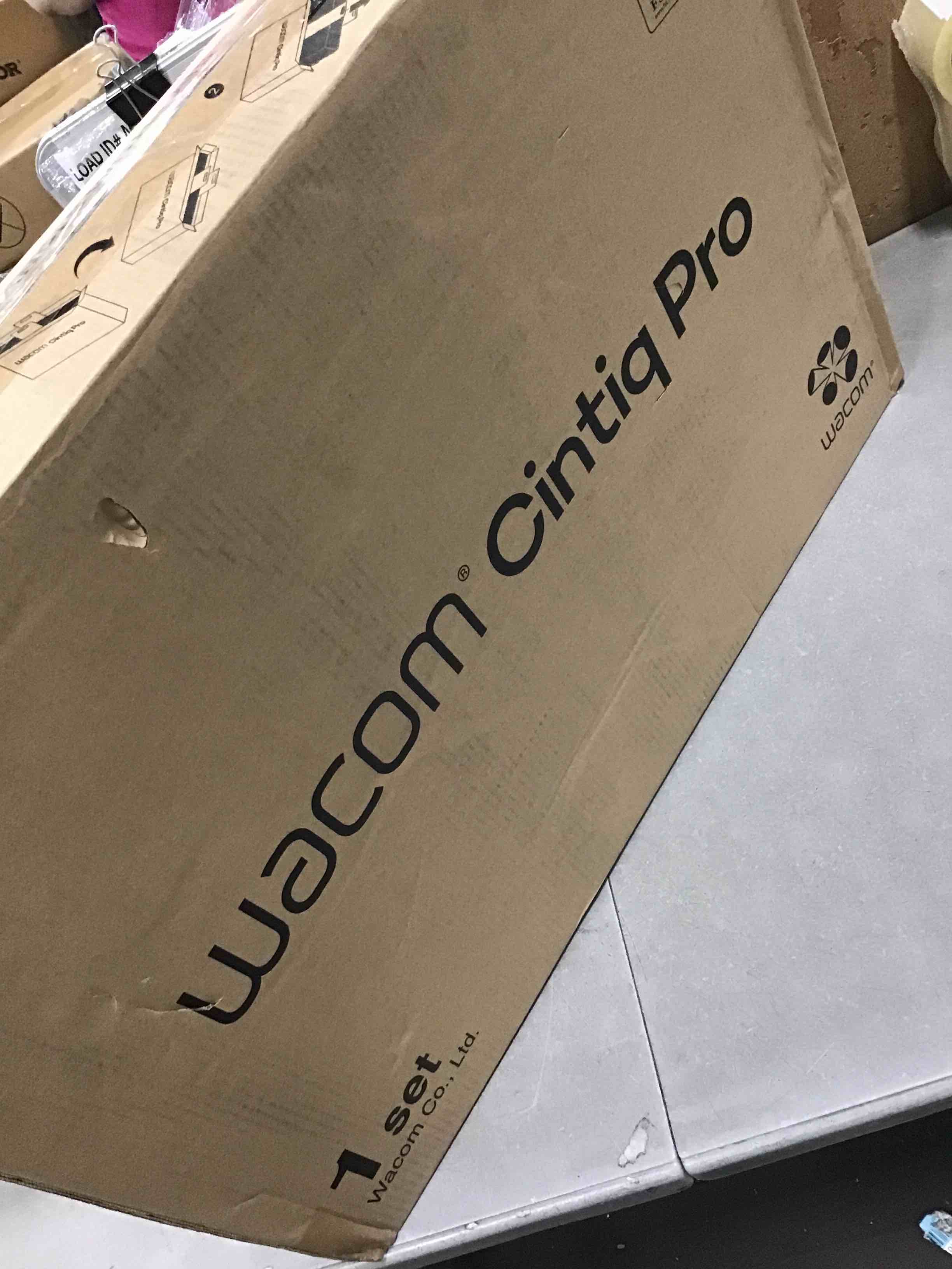 https://s3.amazonaws.com/lotting-images-prod/bidfta/BLU5720773_1715600684733.jpeg