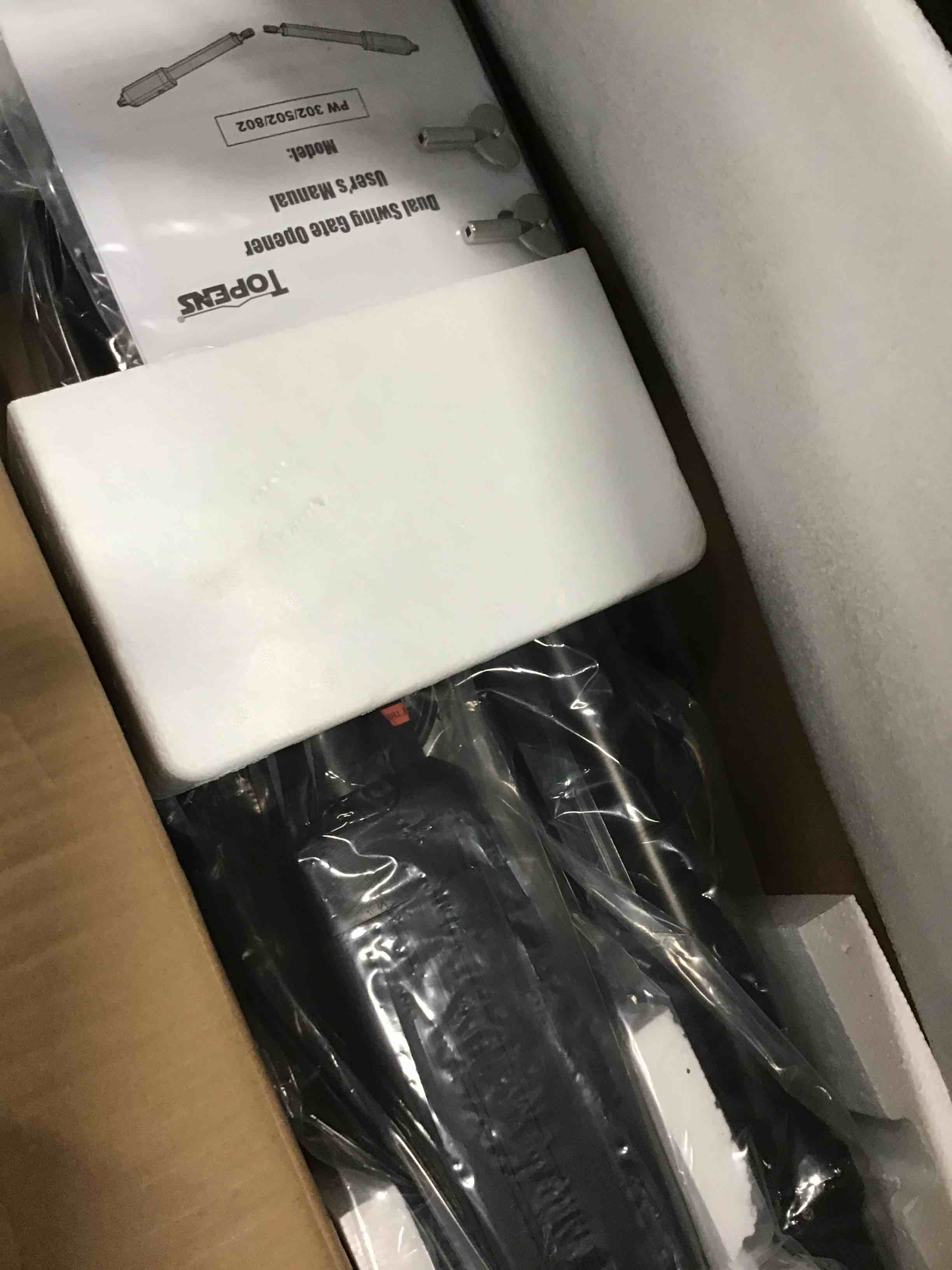 https://s3.amazonaws.com/lotting-images-prod/bidfta/BLU5720817_1715605150718.jpeg