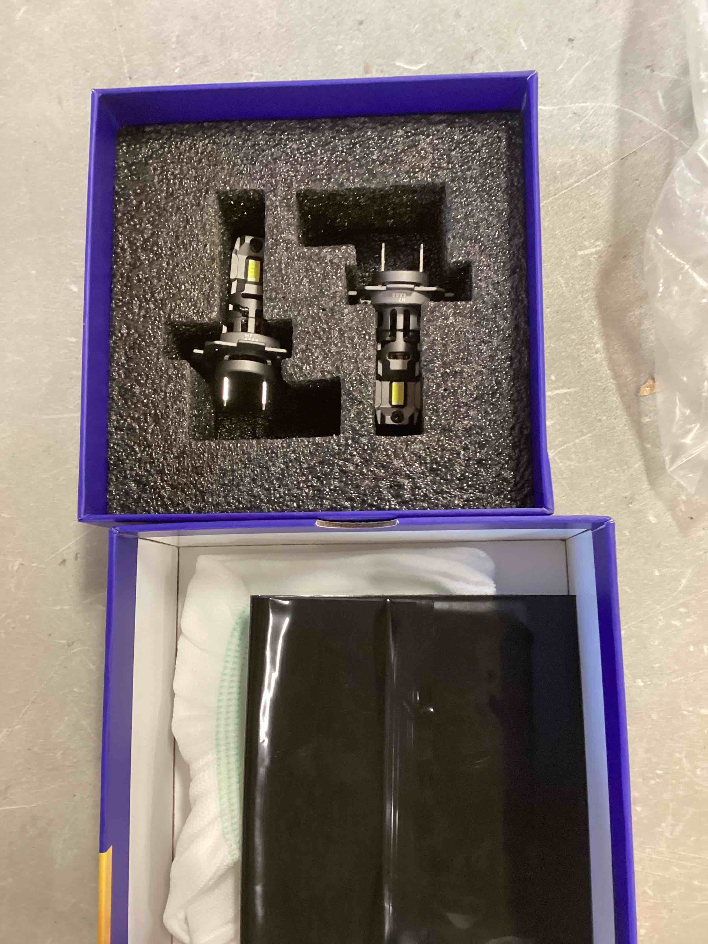 https://s3.amazonaws.com/lotting-images-prod/bidfta/BLU5721718_1714651058693.jpeg