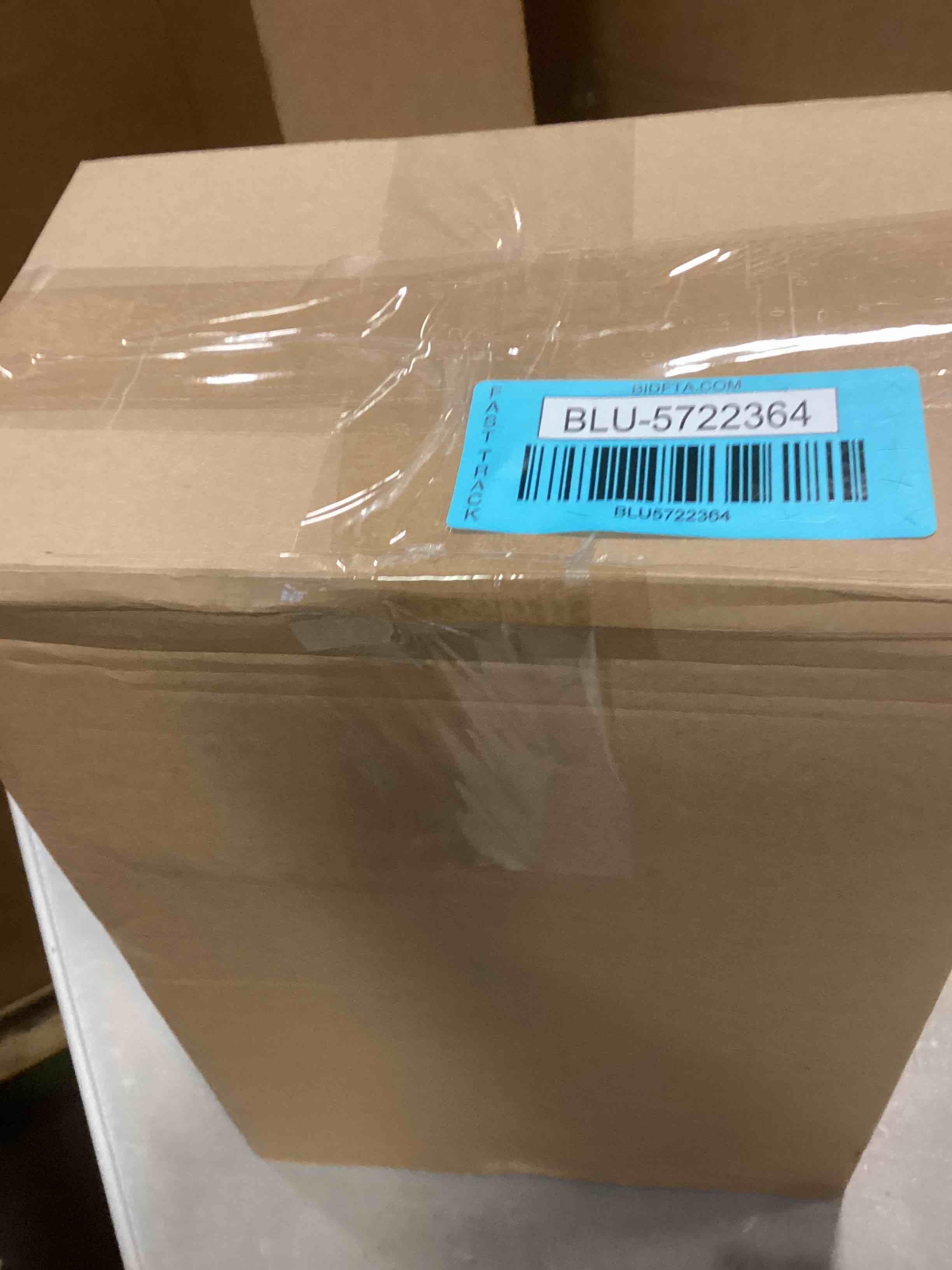 https://s3.amazonaws.com/lotting-images-prod/bidfta/BLU5722364_1715103276315.jpeg