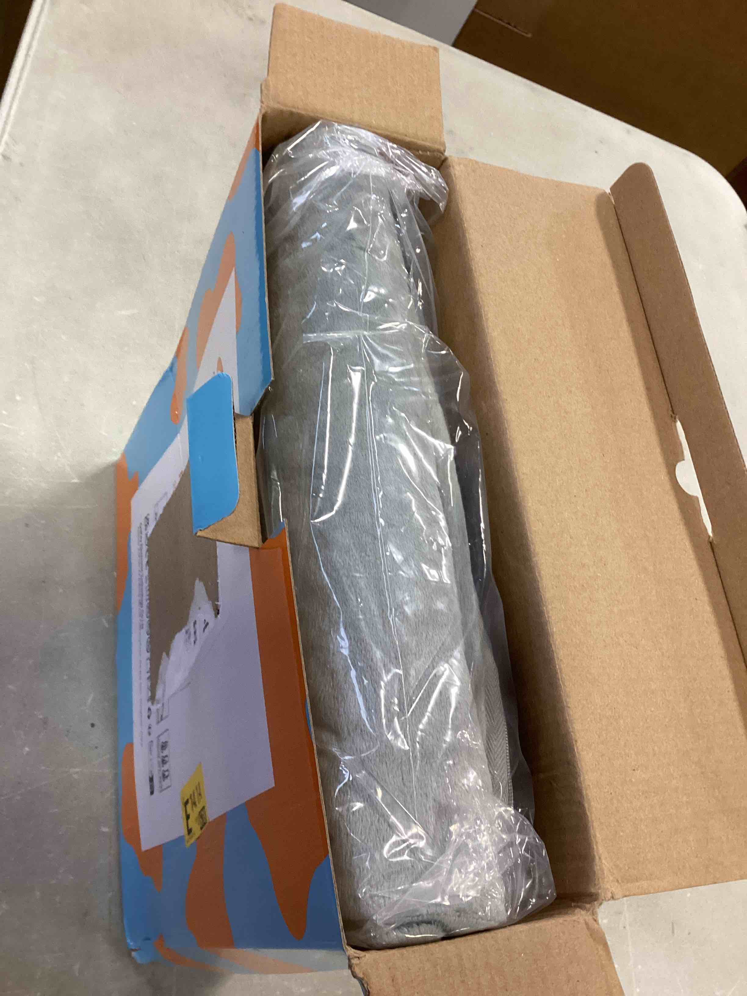 https://s3.amazonaws.com/lotting-images-prod/bidfta/BLU5722861_1715342000223.jpeg