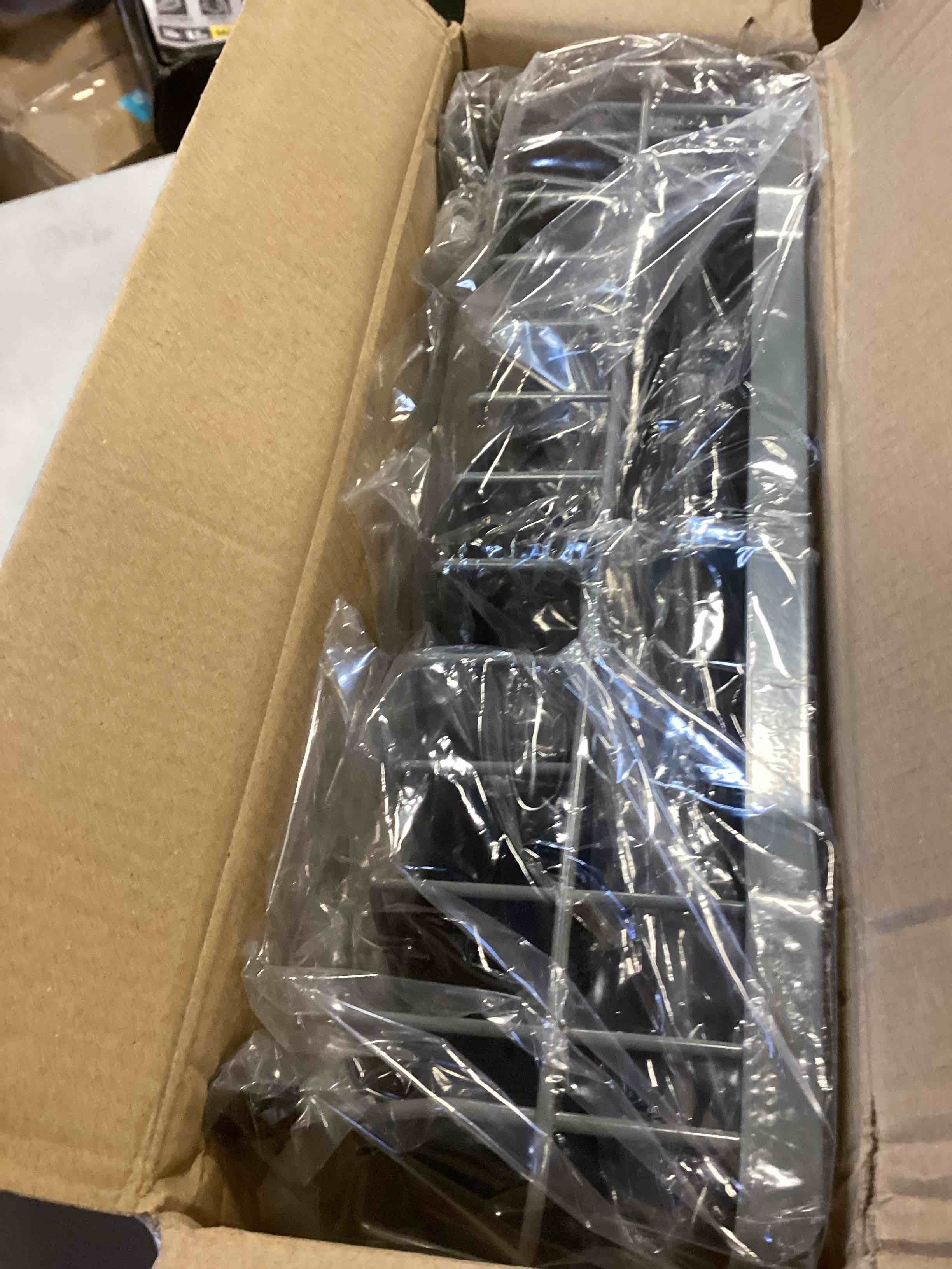 https://s3.amazonaws.com/lotting-images-prod/bidfta/BLU5722927_1715351254261.jpeg