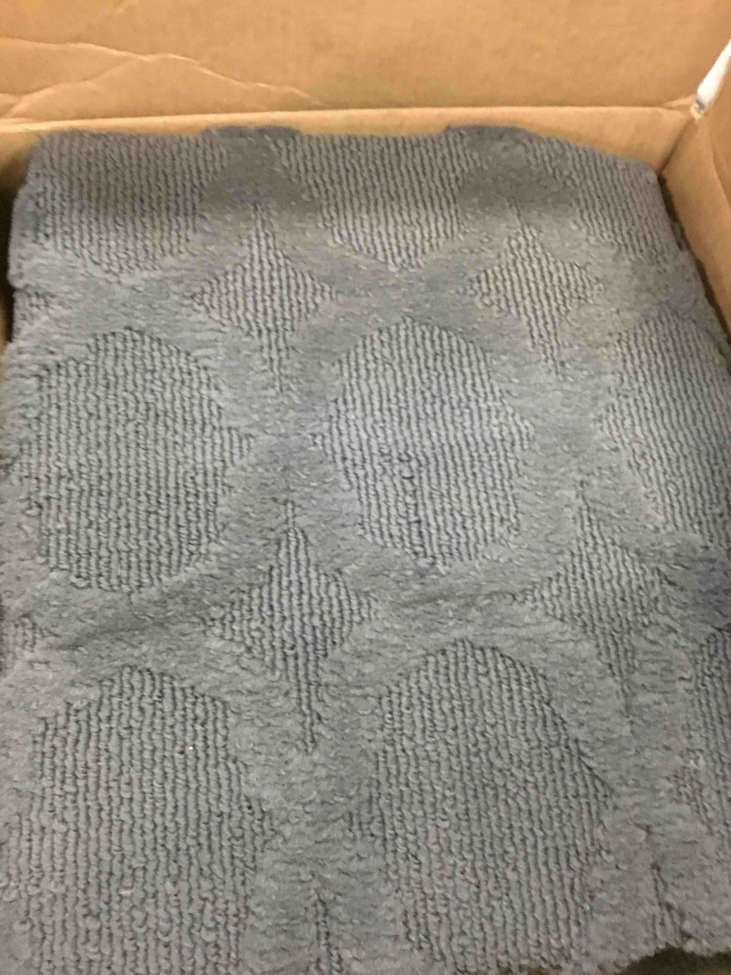 https://s3.amazonaws.com/lotting-images-prod/bidfta/BLU5723084_1714657214923.jpeg