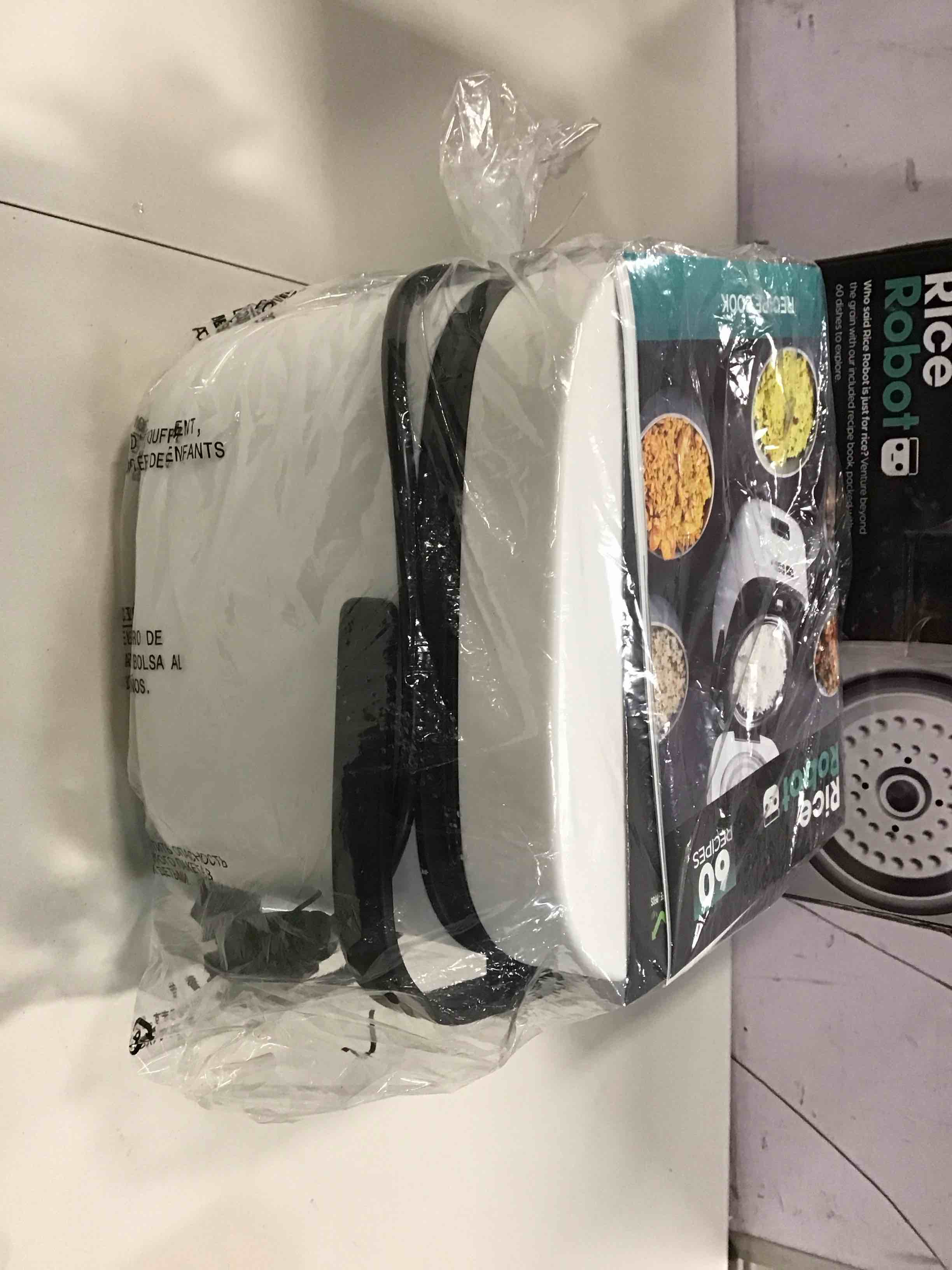 https://s3.amazonaws.com/lotting-images-prod/bidfta/BLU5723509_1714821578703.jpeg