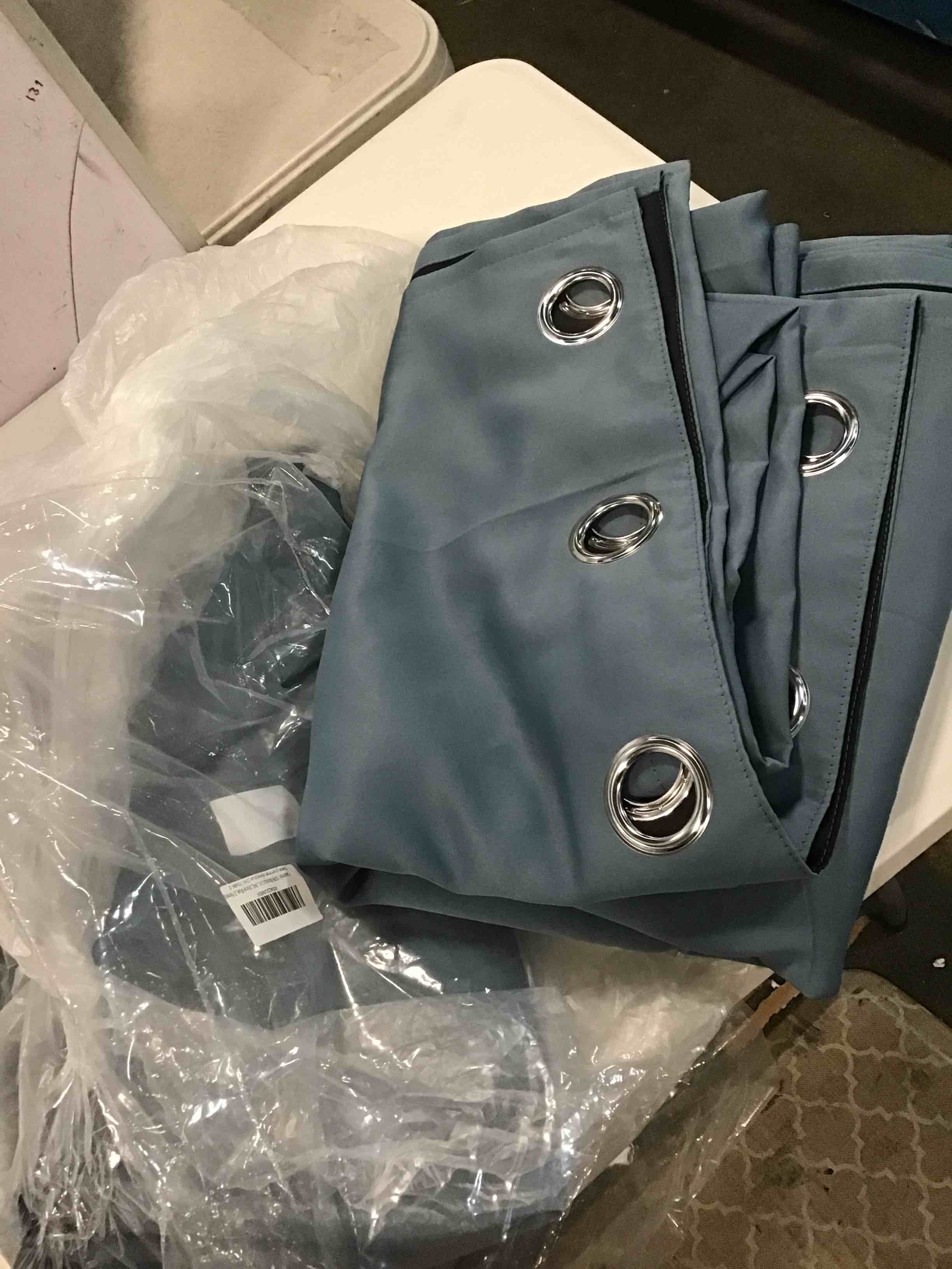 https://s3.amazonaws.com/lotting-images-prod/bidfta/BLU5723585_1714831096948.jpeg