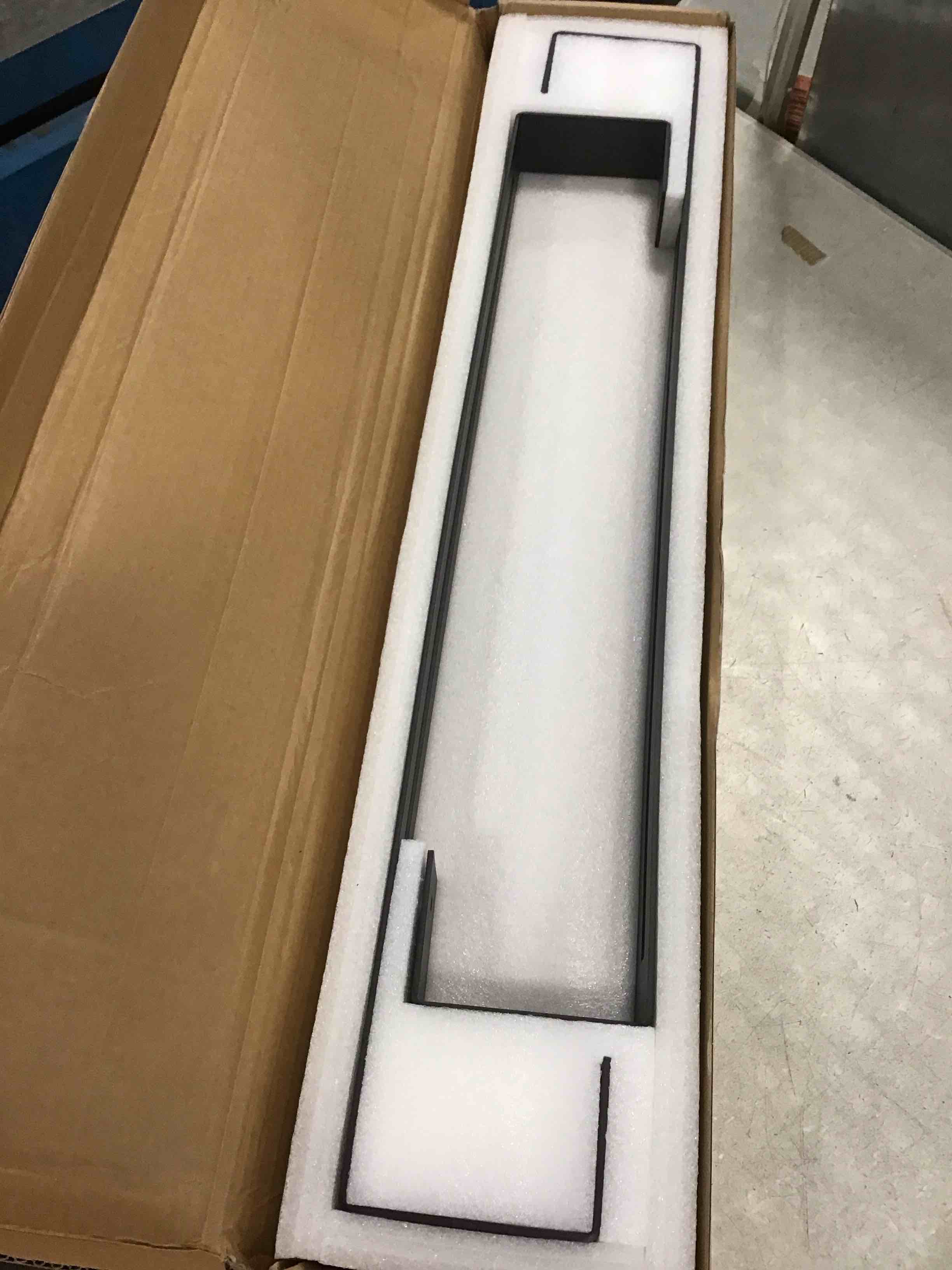 https://s3.amazonaws.com/lotting-images-prod/bidfta/BLU5724139_1715264978396.jpeg