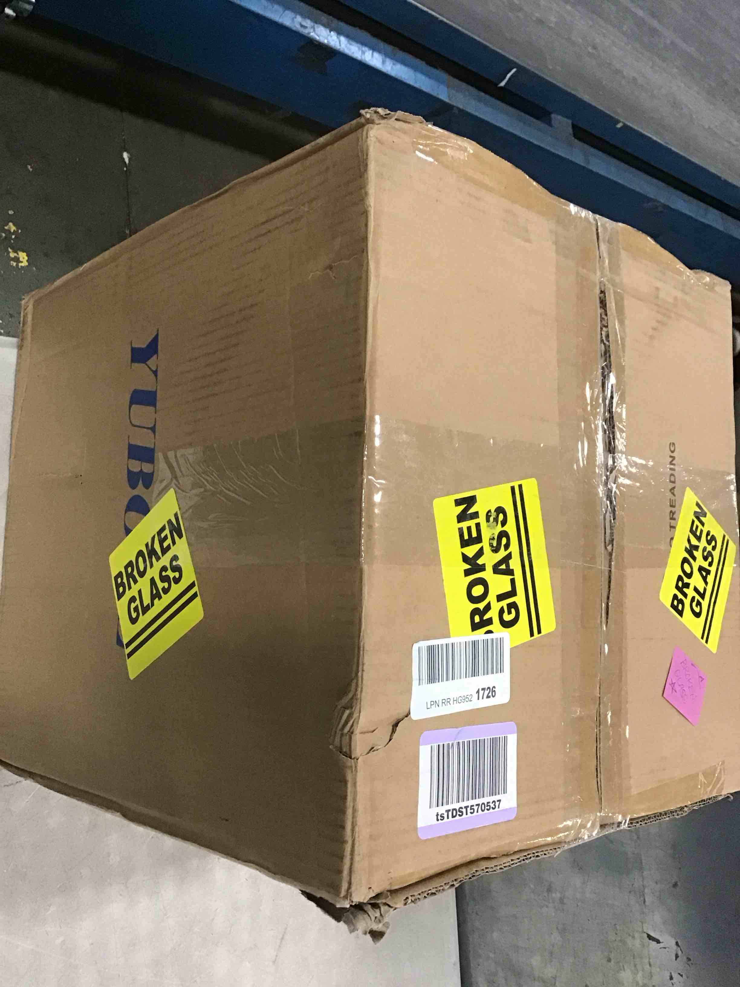 https://s3.amazonaws.com/lotting-images-prod/bidfta/BLU5724203_1715275066451.jpeg