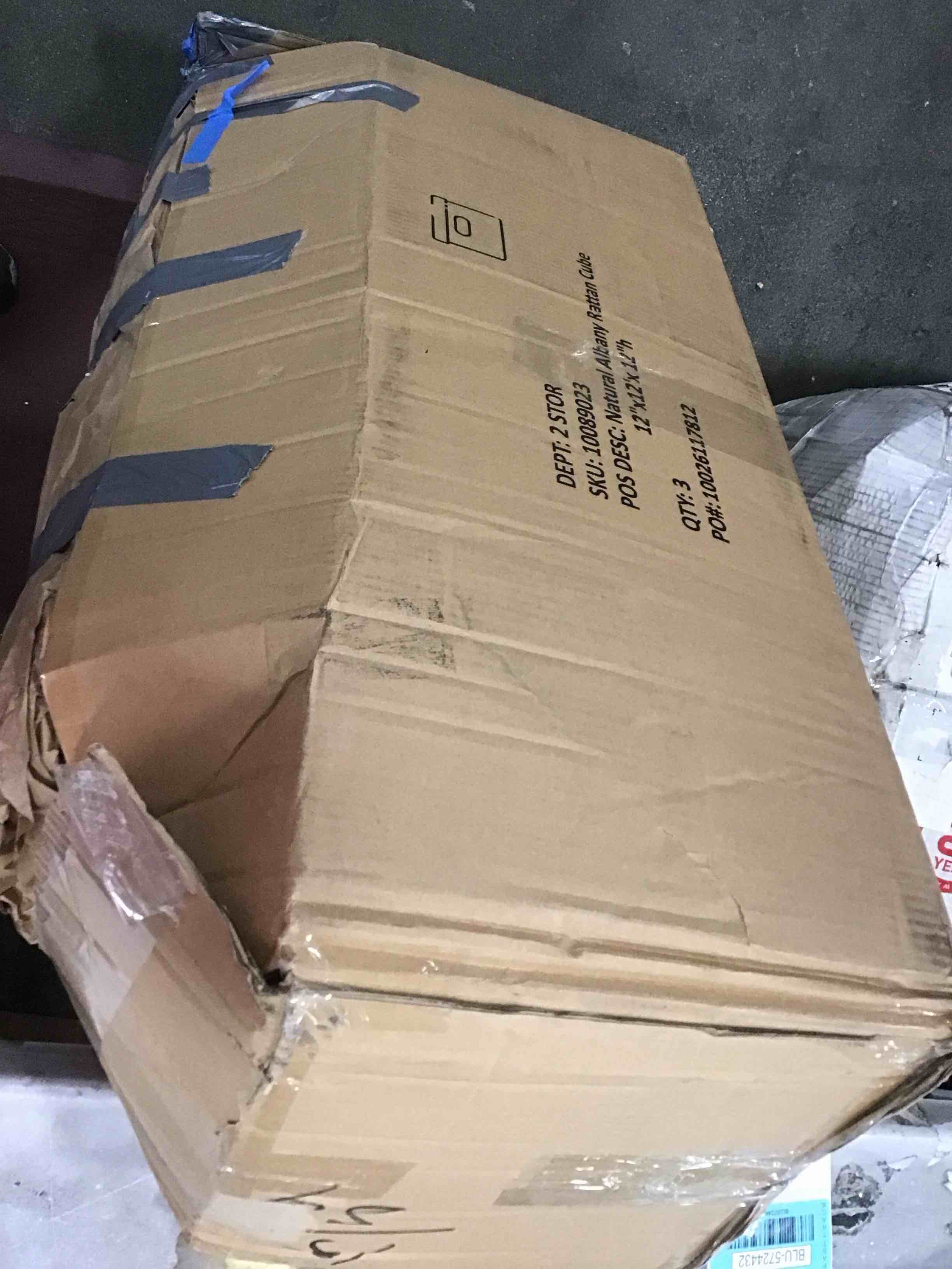 https://s3.amazonaws.com/lotting-images-prod/bidfta/BLU5724432_1715357059361.jpeg