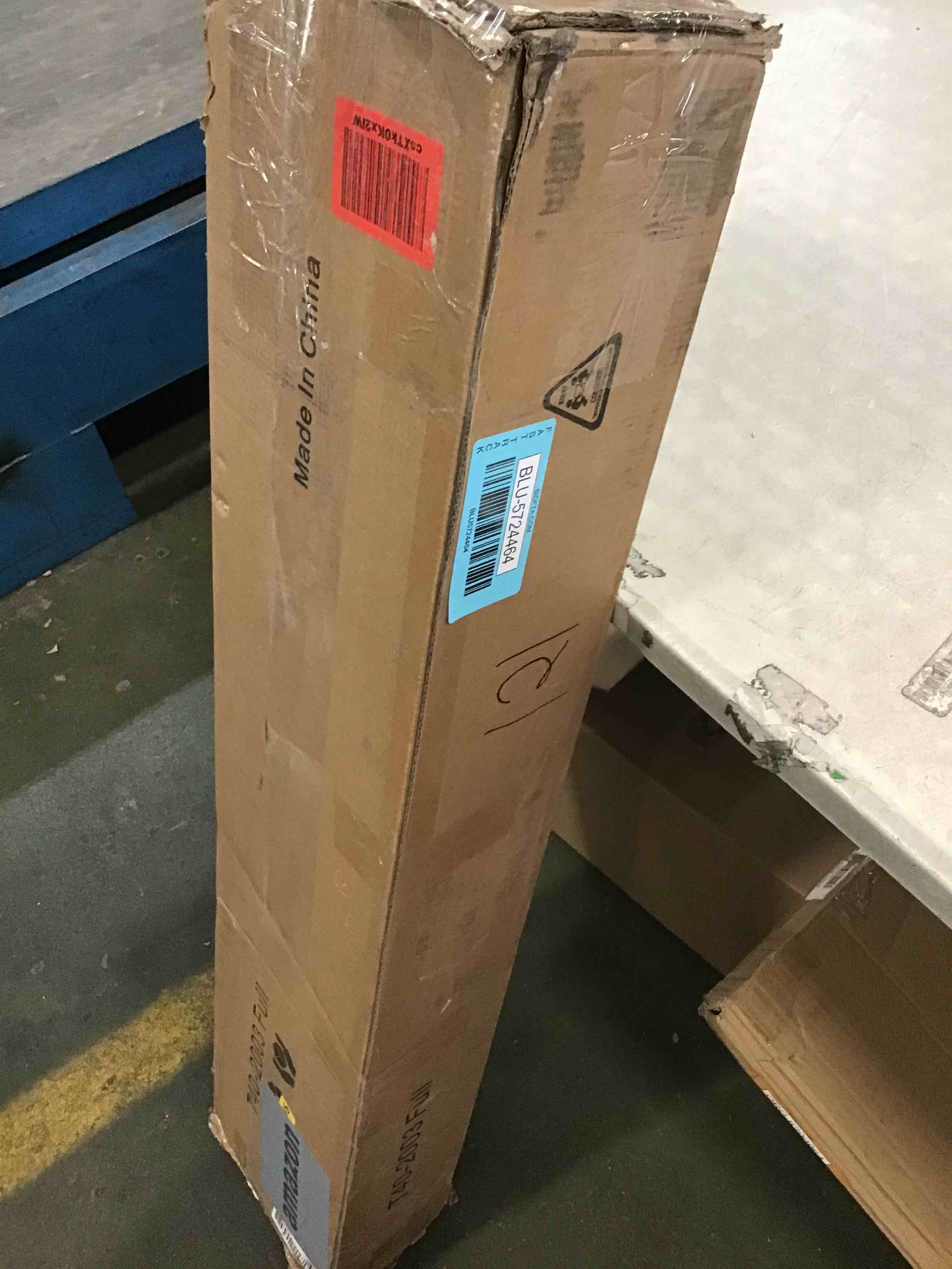 https://s3.amazonaws.com/lotting-images-prod/bidfta/BLU5724464_1714678451660.jpeg