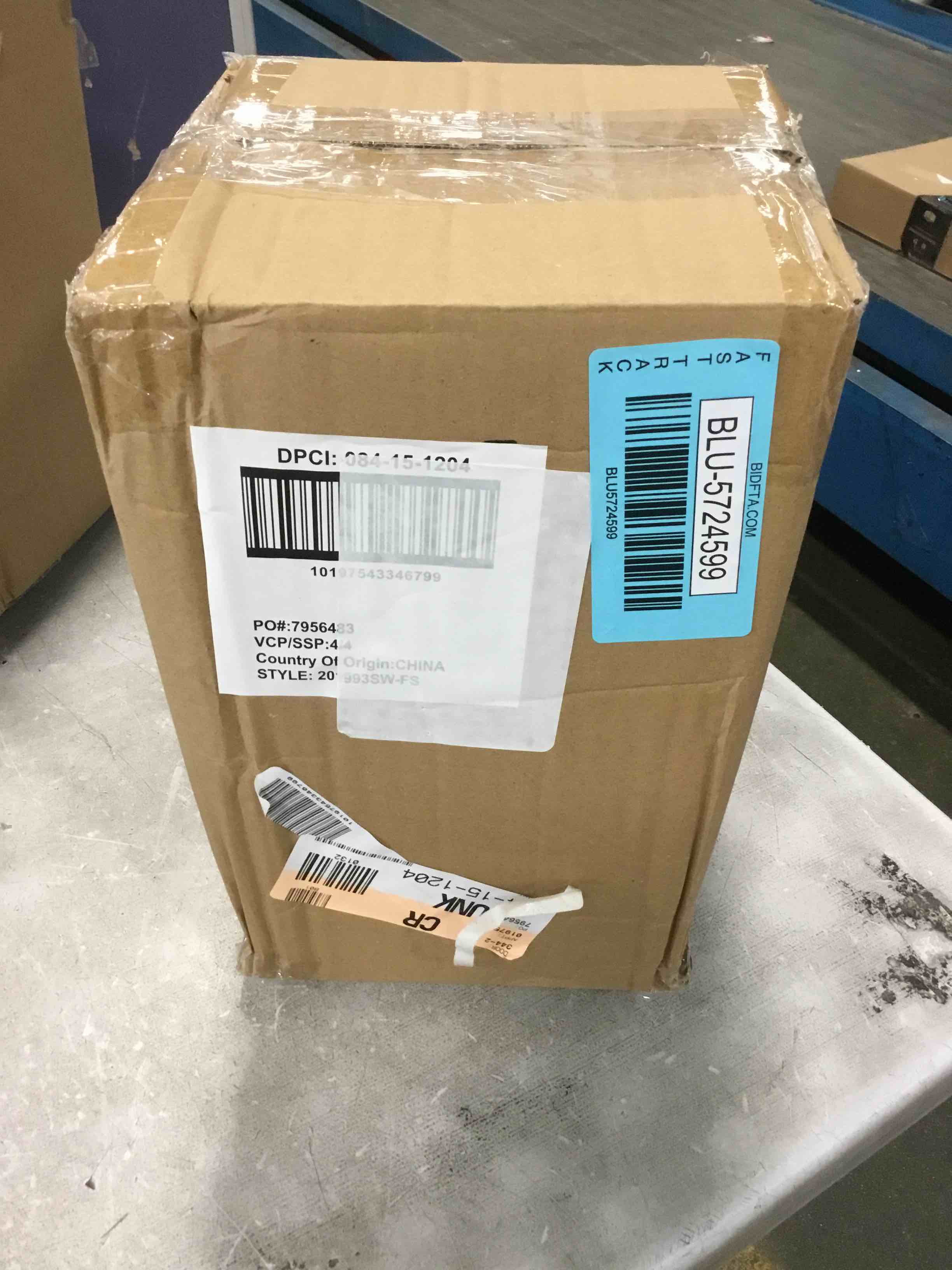 https://s3.amazonaws.com/lotting-images-prod/bidfta/BLU5724599_1714749205893.jpeg