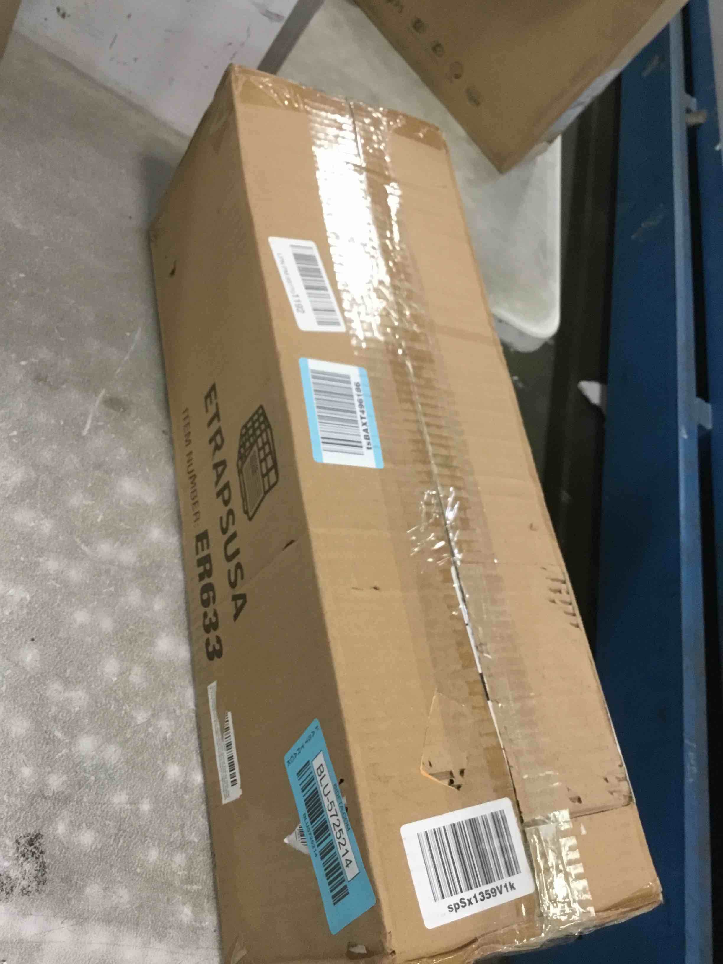 https://s3.amazonaws.com/lotting-images-prod/bidfta/BLU5725214_1715099492149.jpeg