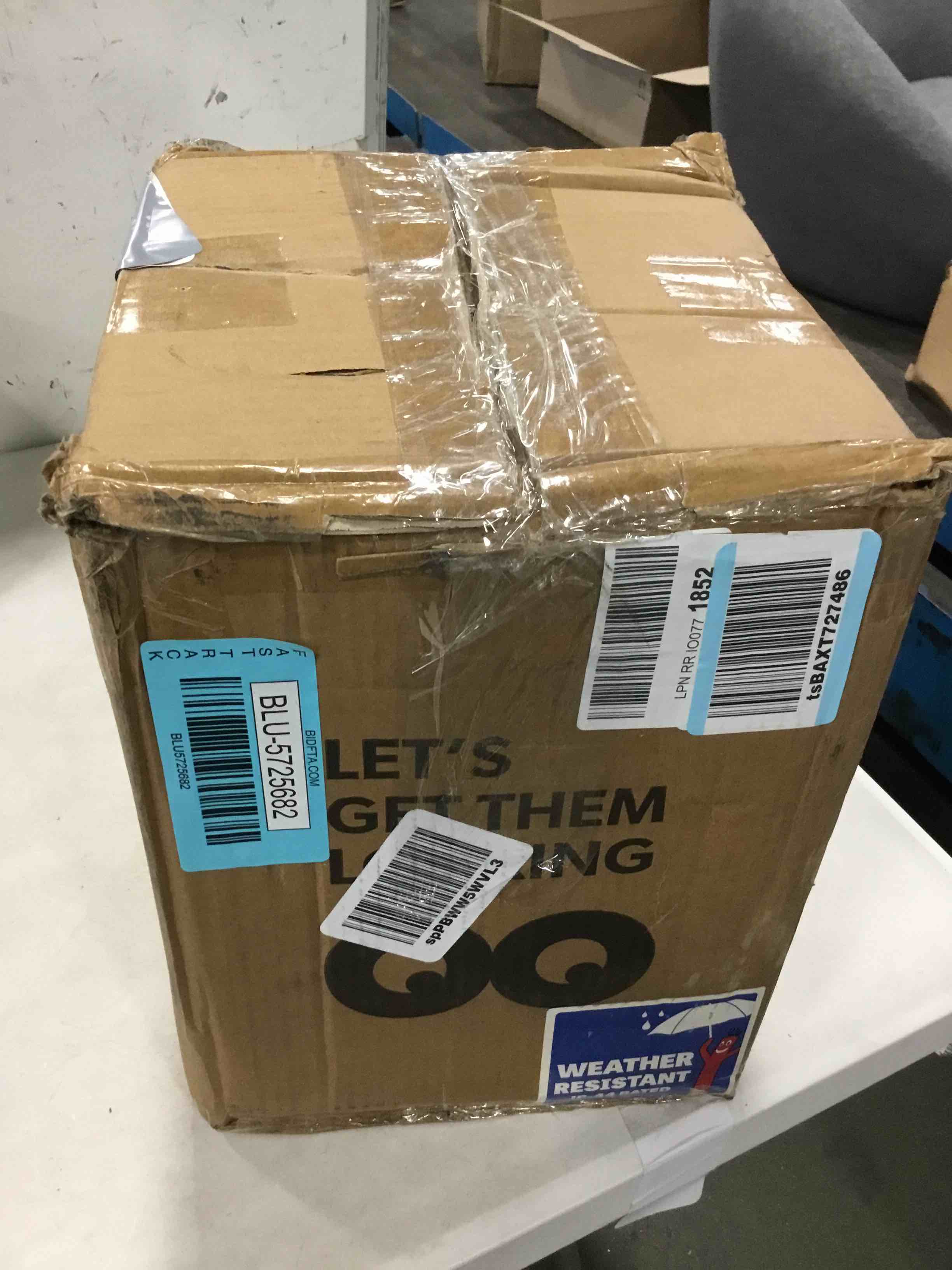 https://s3.amazonaws.com/lotting-images-prod/bidfta/BLU5725682_1715266981755.jpeg