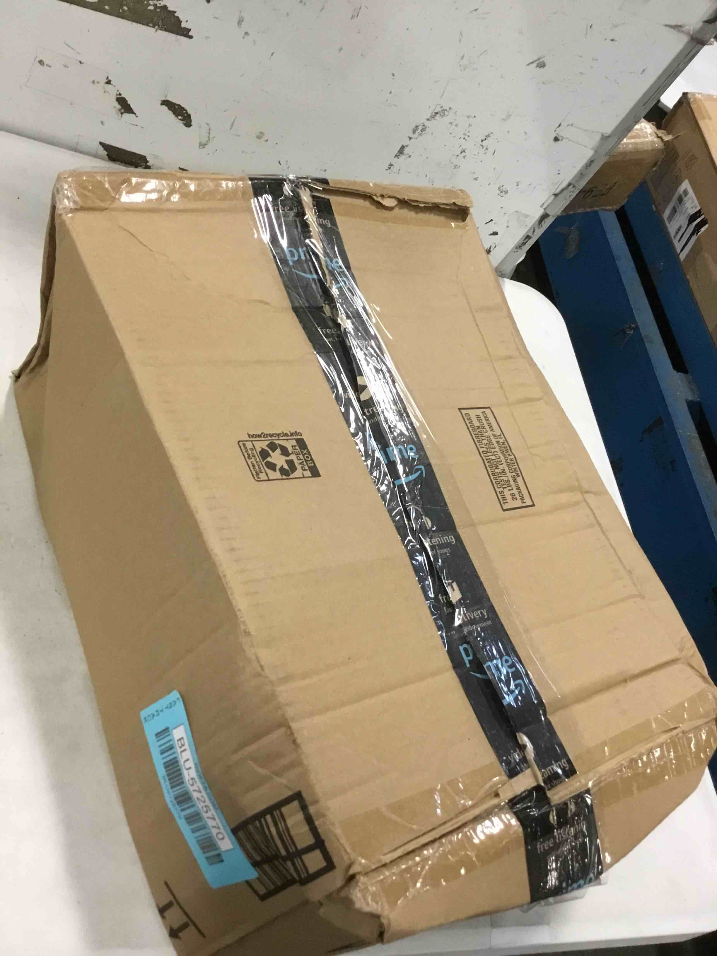 https://s3.amazonaws.com/lotting-images-prod/bidfta/BLU5725770_1715282285265.jpeg