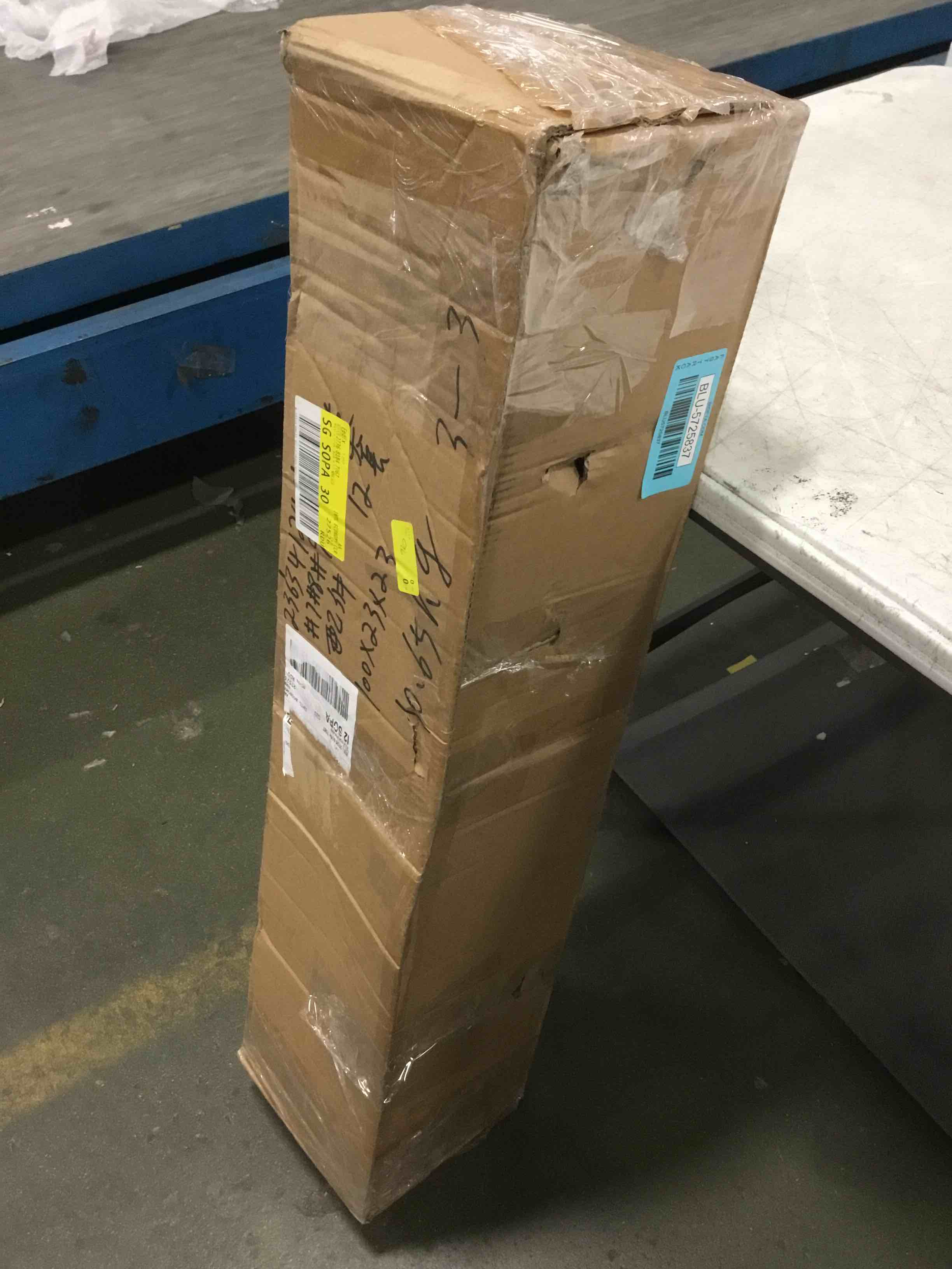 https://s3.amazonaws.com/lotting-images-prod/bidfta/BLU5725837_1715342290755.jpeg