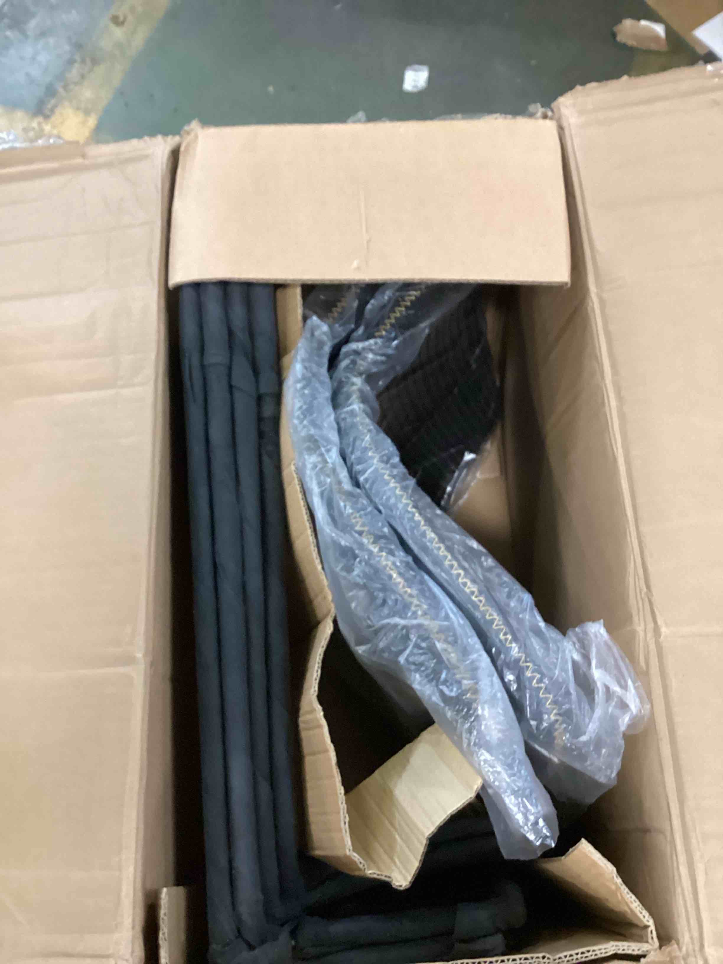 https://s3.amazonaws.com/lotting-images-prod/bidfta/BLU5725964_1714502755265.jpeg
