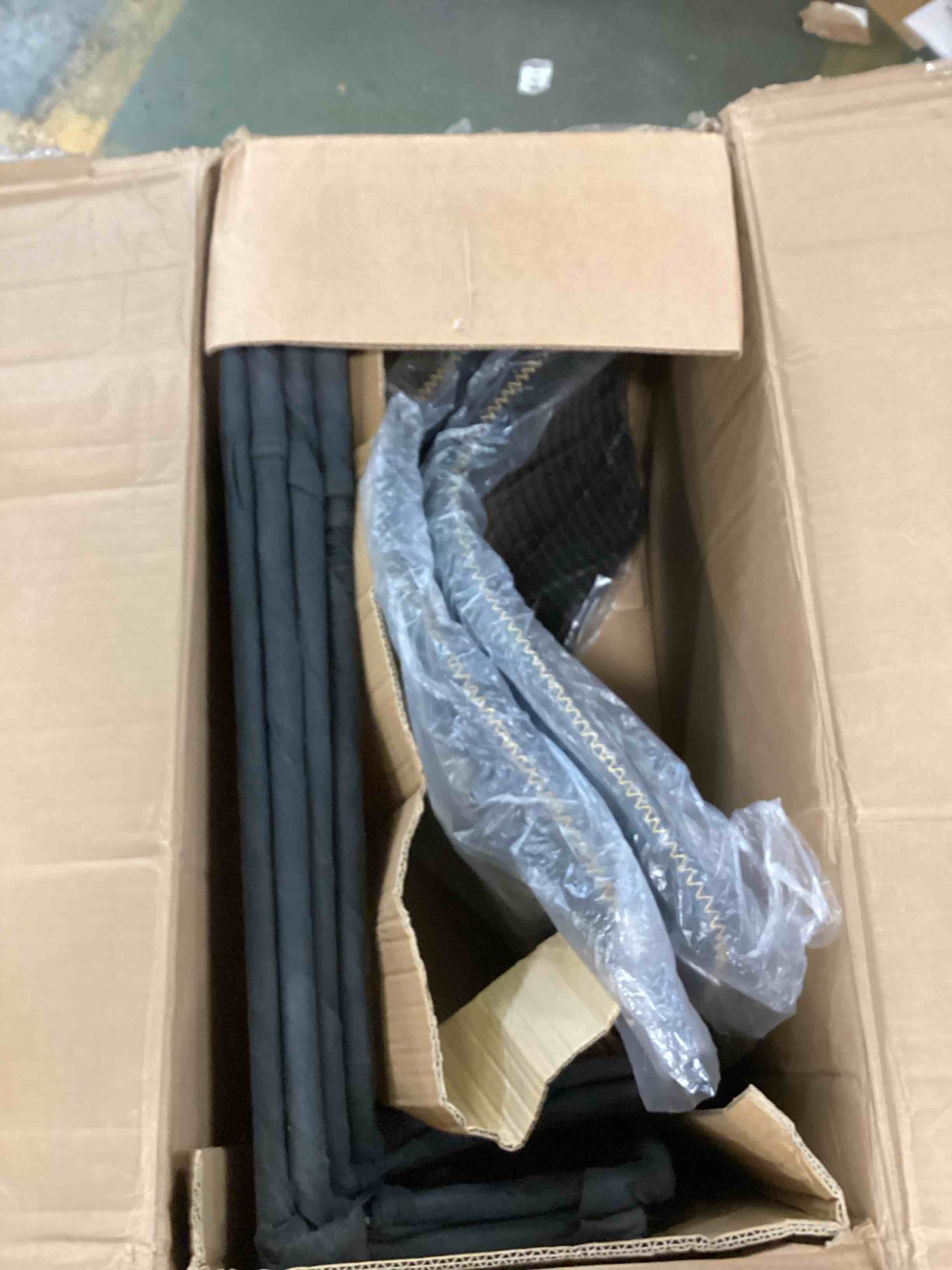 https://s3.amazonaws.com/lotting-images-prod/bidfta/BLU5725964_1714502756179.jpeg