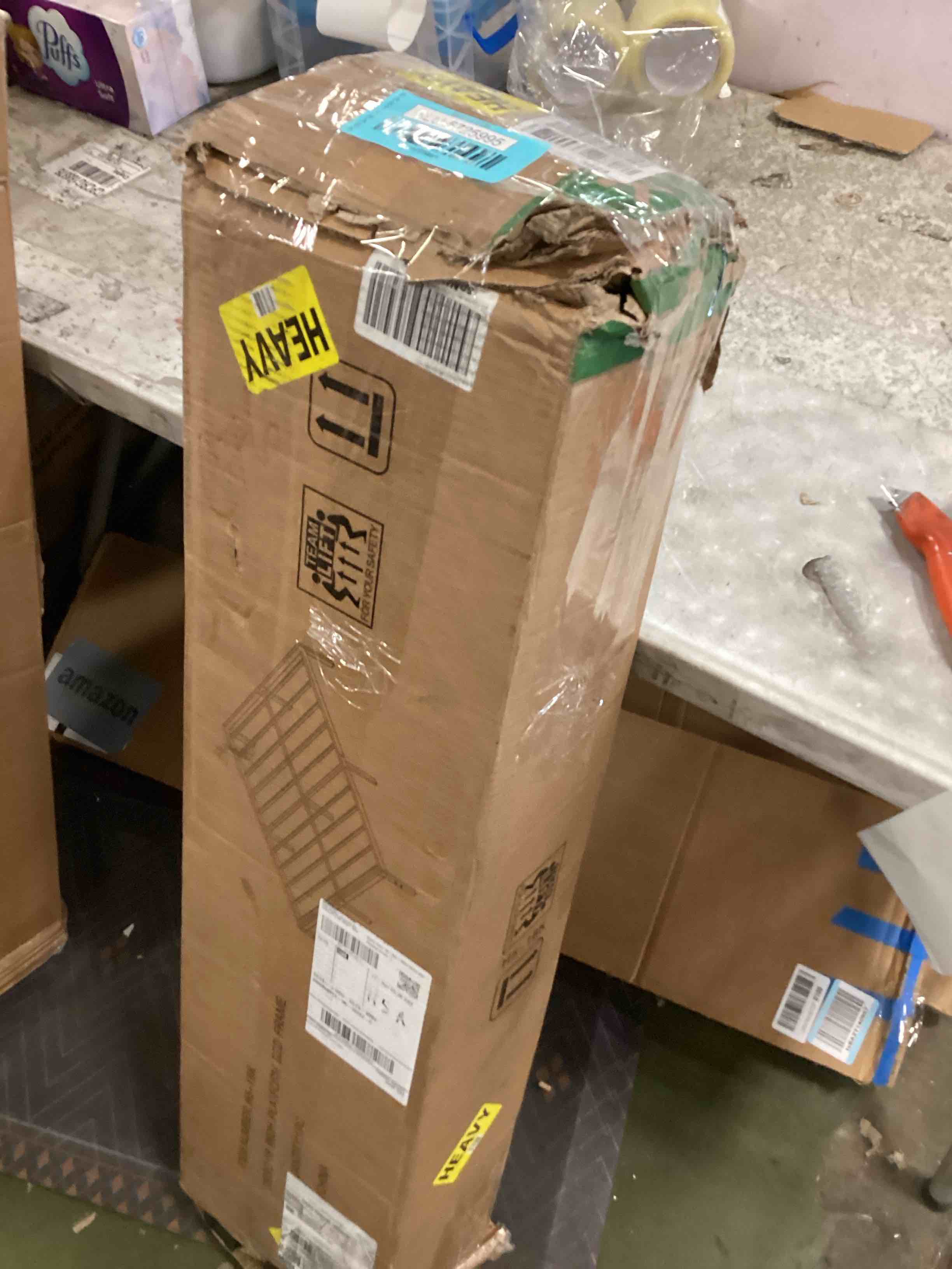 https://s3.amazonaws.com/lotting-images-prod/bidfta/BLU5725995_1714506102336.jpeg