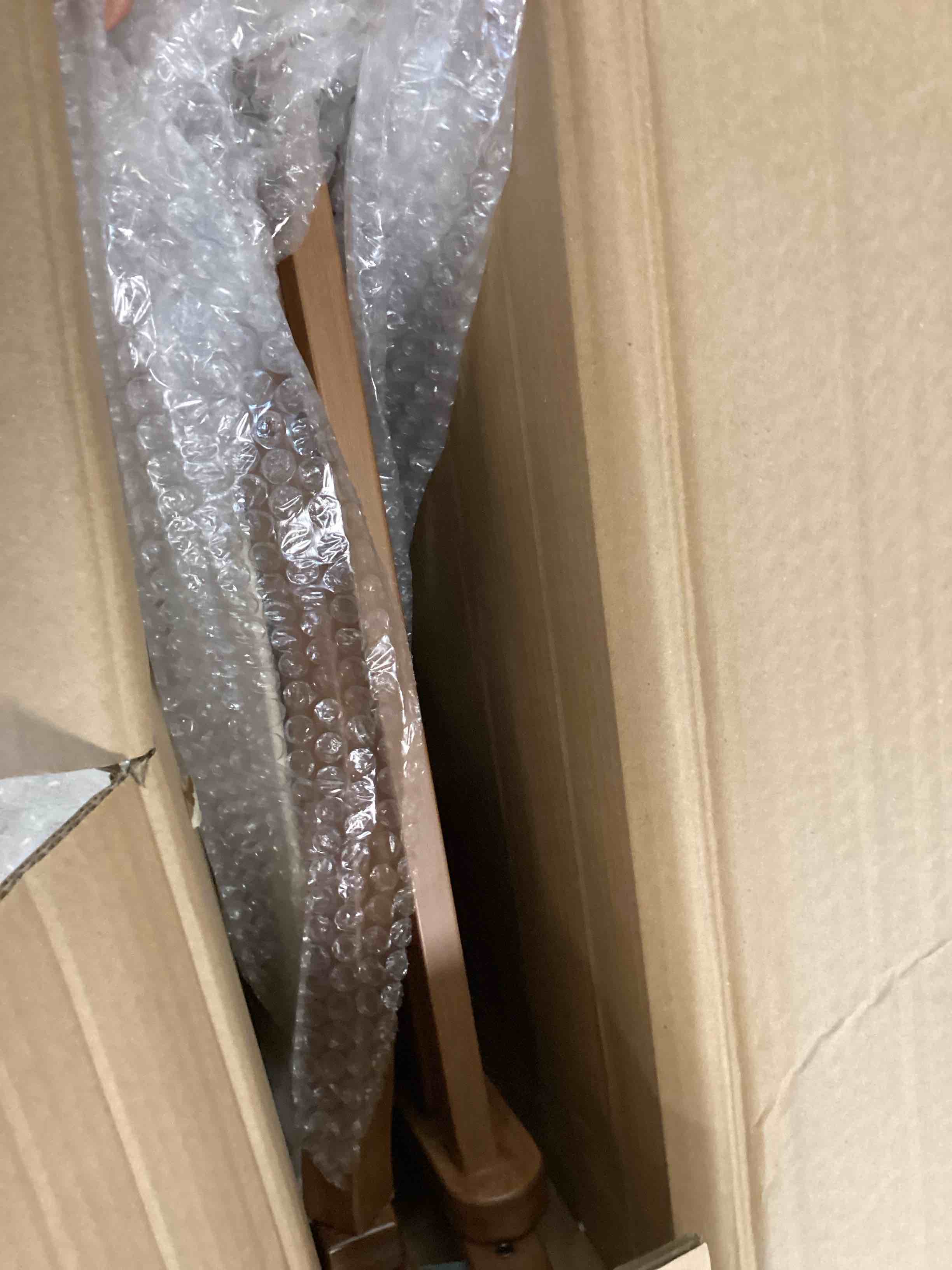https://s3.amazonaws.com/lotting-images-prod/bidfta/BLU5726016_1714508241549.jpeg