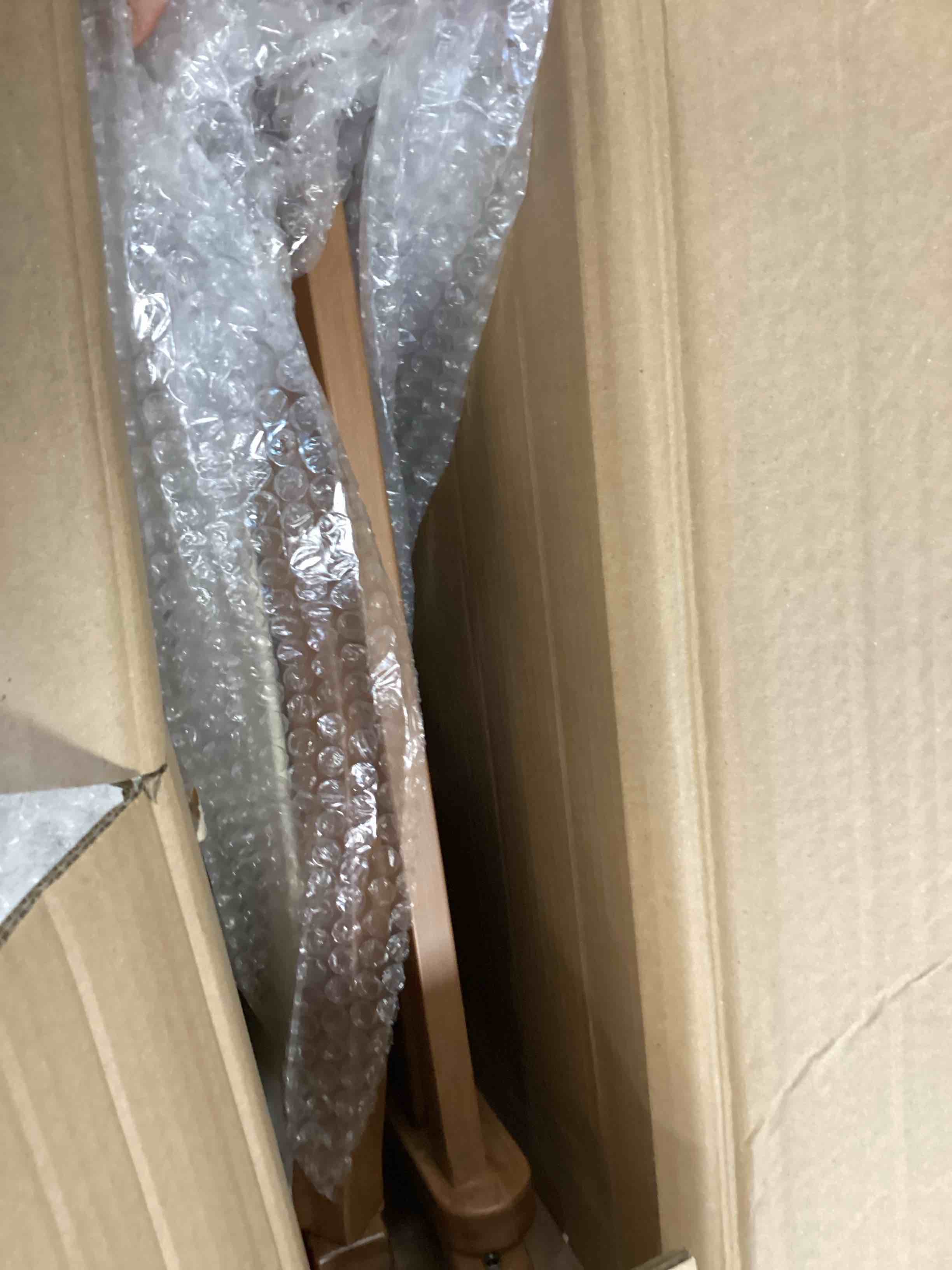 https://s3.amazonaws.com/lotting-images-prod/bidfta/BLU5726016_1714508242345.jpeg