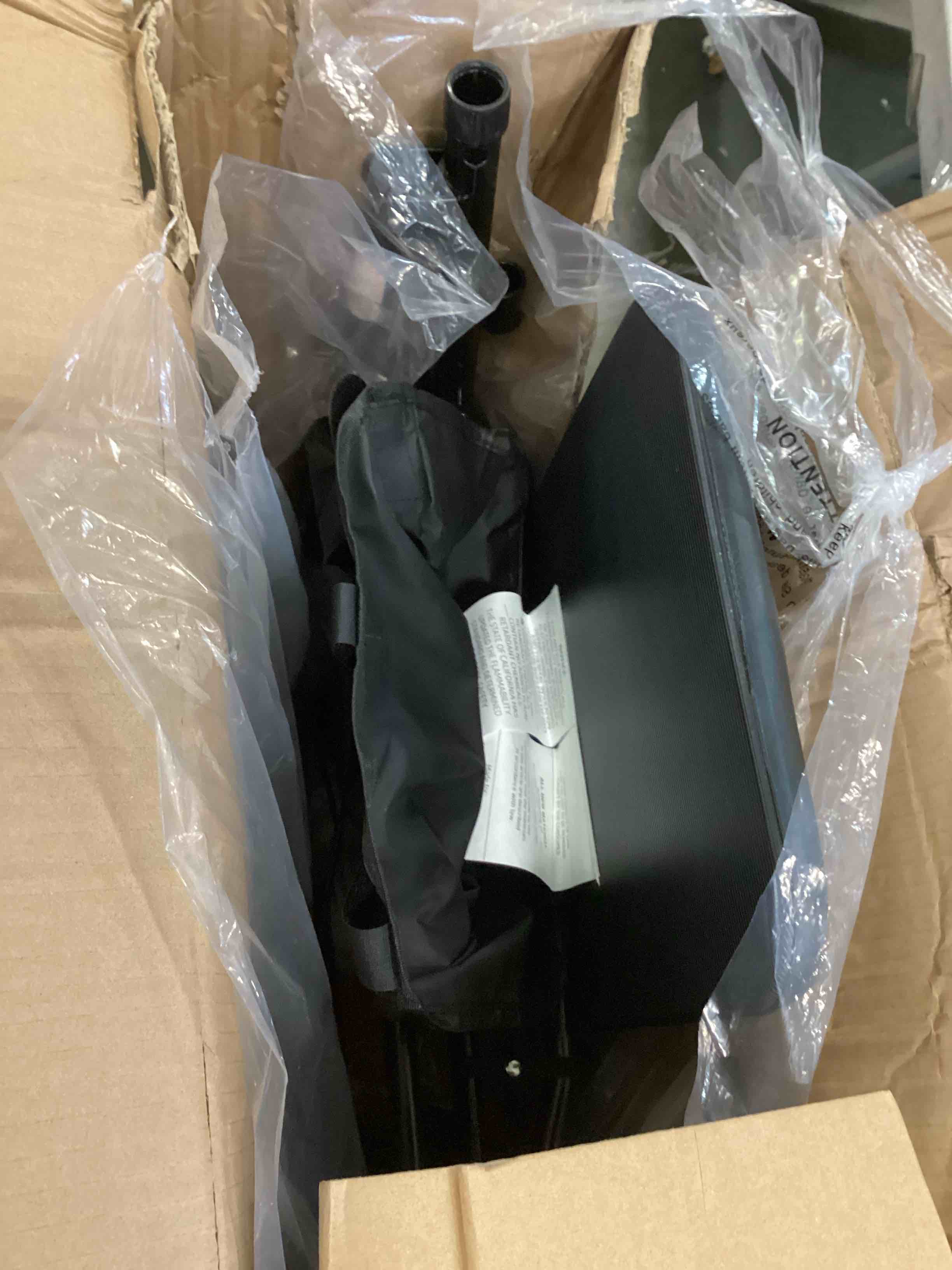 https://s3.amazonaws.com/lotting-images-prod/bidfta/BLU5726019_1714508460952.jpeg
