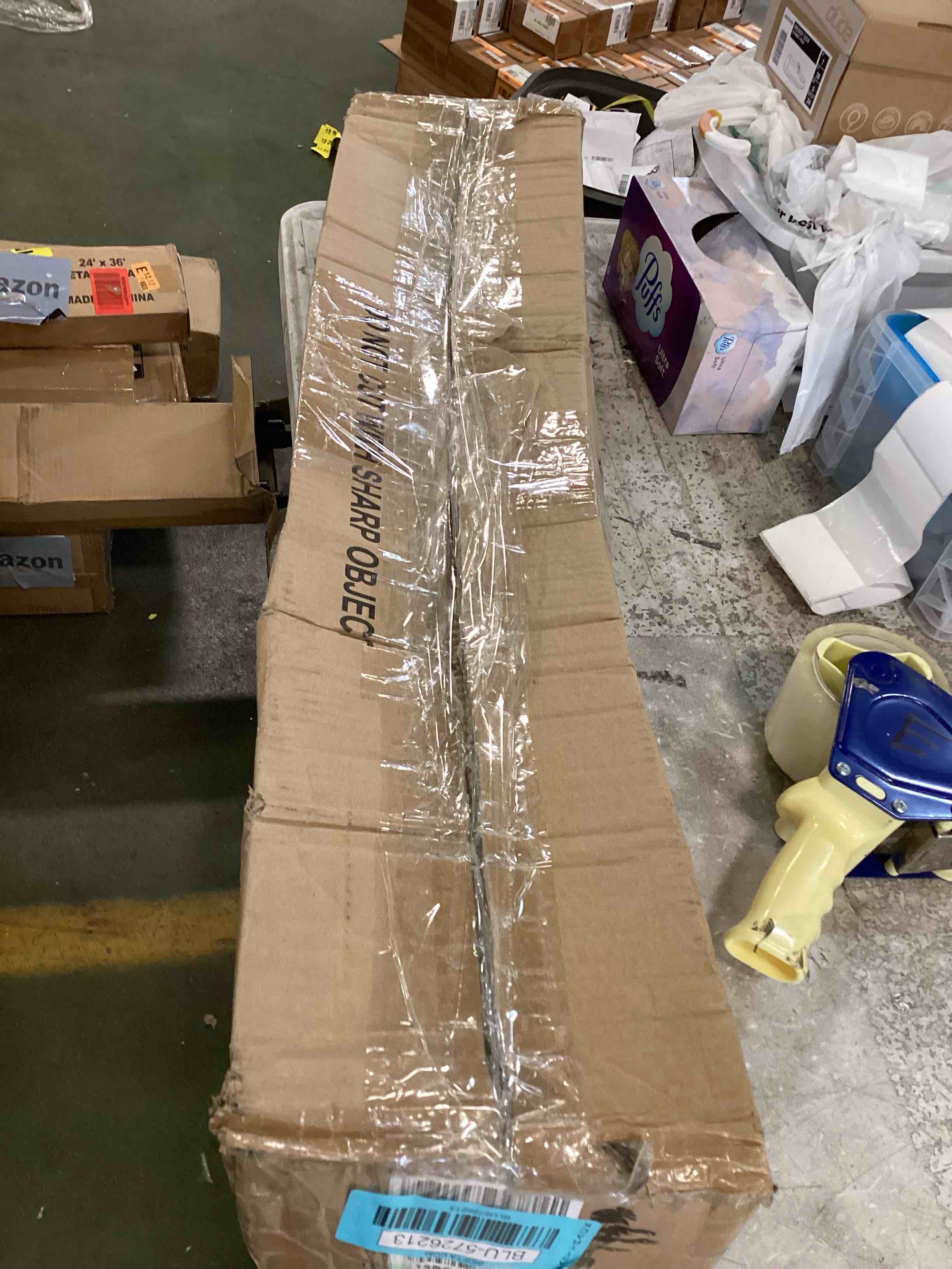 https://s3.amazonaws.com/lotting-images-prod/bidfta/BLU5726213_1714588505537.jpeg