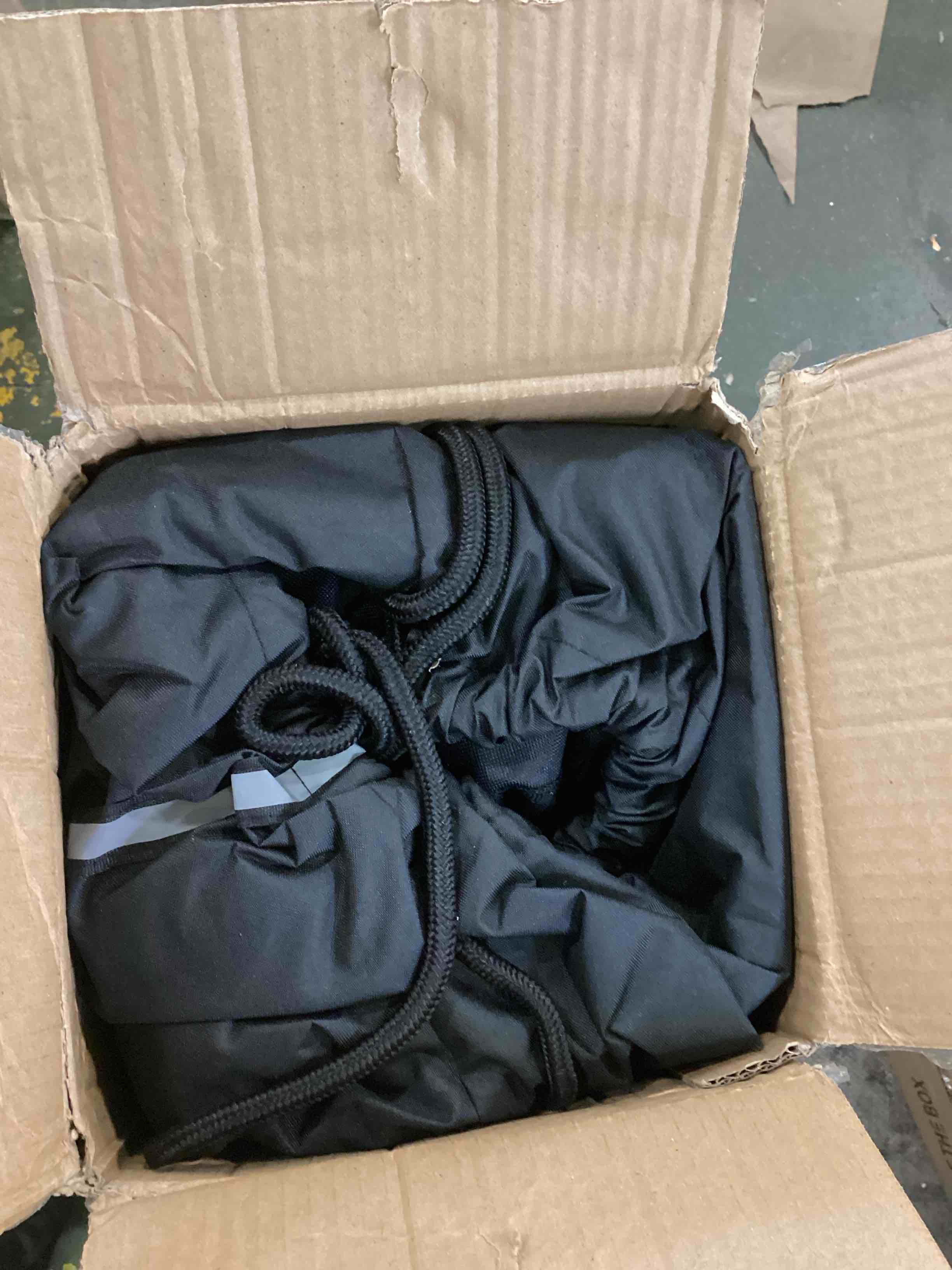https://s3.amazonaws.com/lotting-images-prod/bidfta/BLU5726426_1714674230212.jpeg