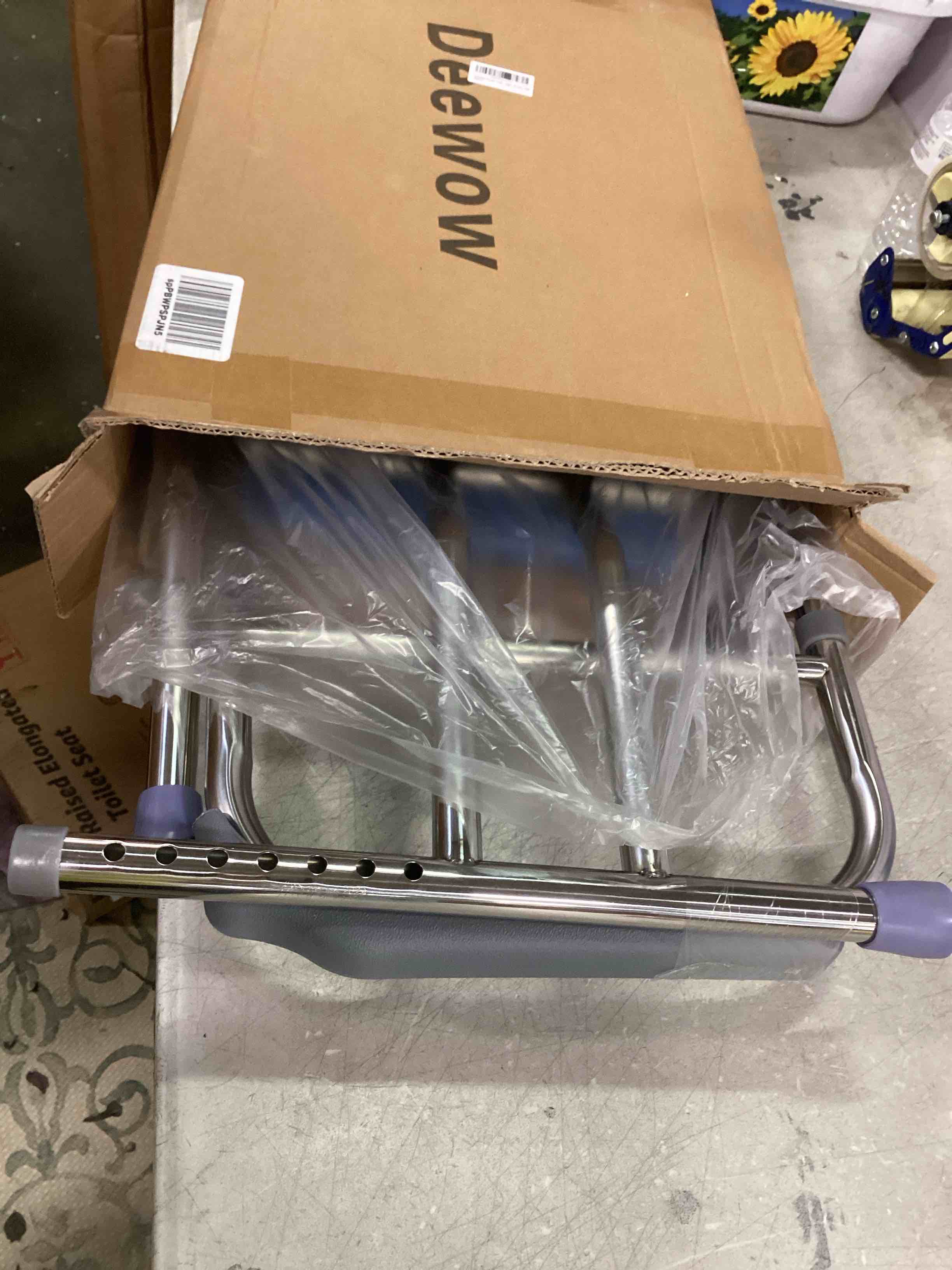 https://s3.amazonaws.com/lotting-images-prod/bidfta/BLU5726771_1714763981360.jpeg