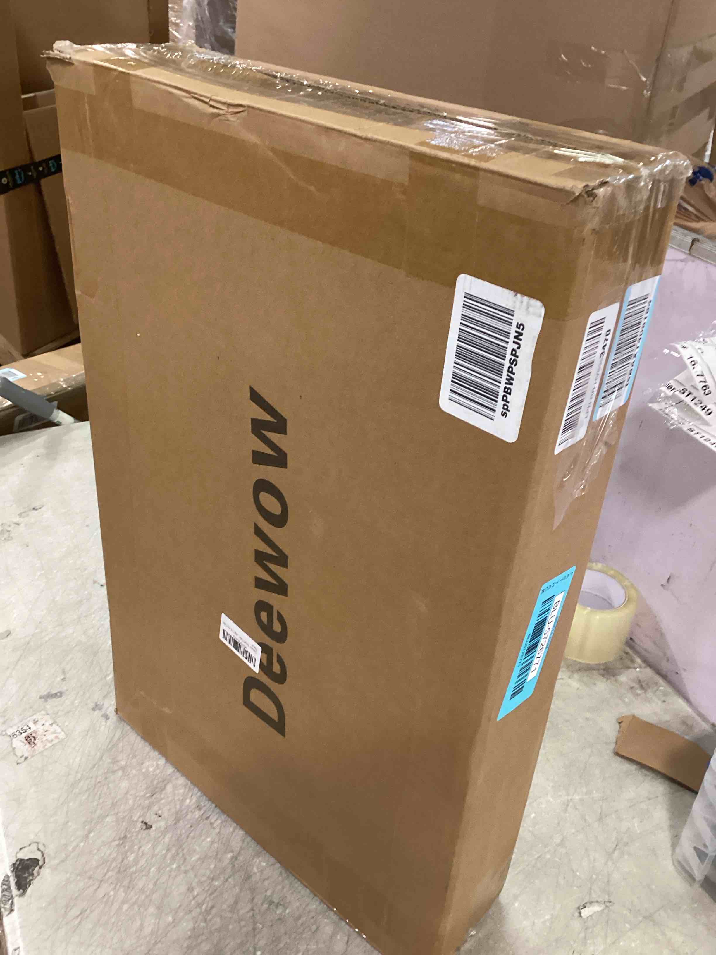 https://s3.amazonaws.com/lotting-images-prod/bidfta/BLU5726771_1714764006079.jpeg