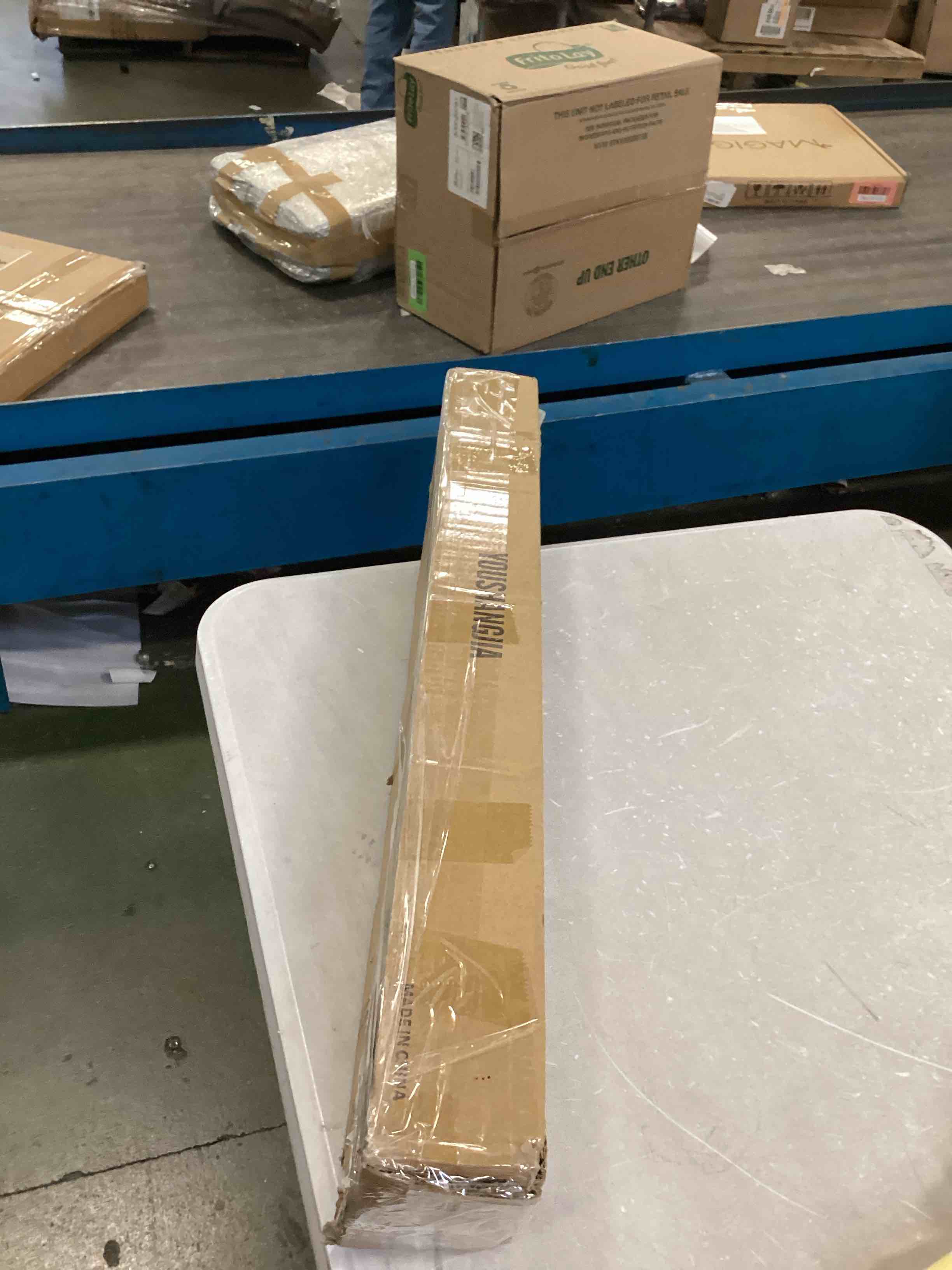 https://s3.amazonaws.com/lotting-images-prod/bidfta/BLU5726885_1715006039166.jpeg