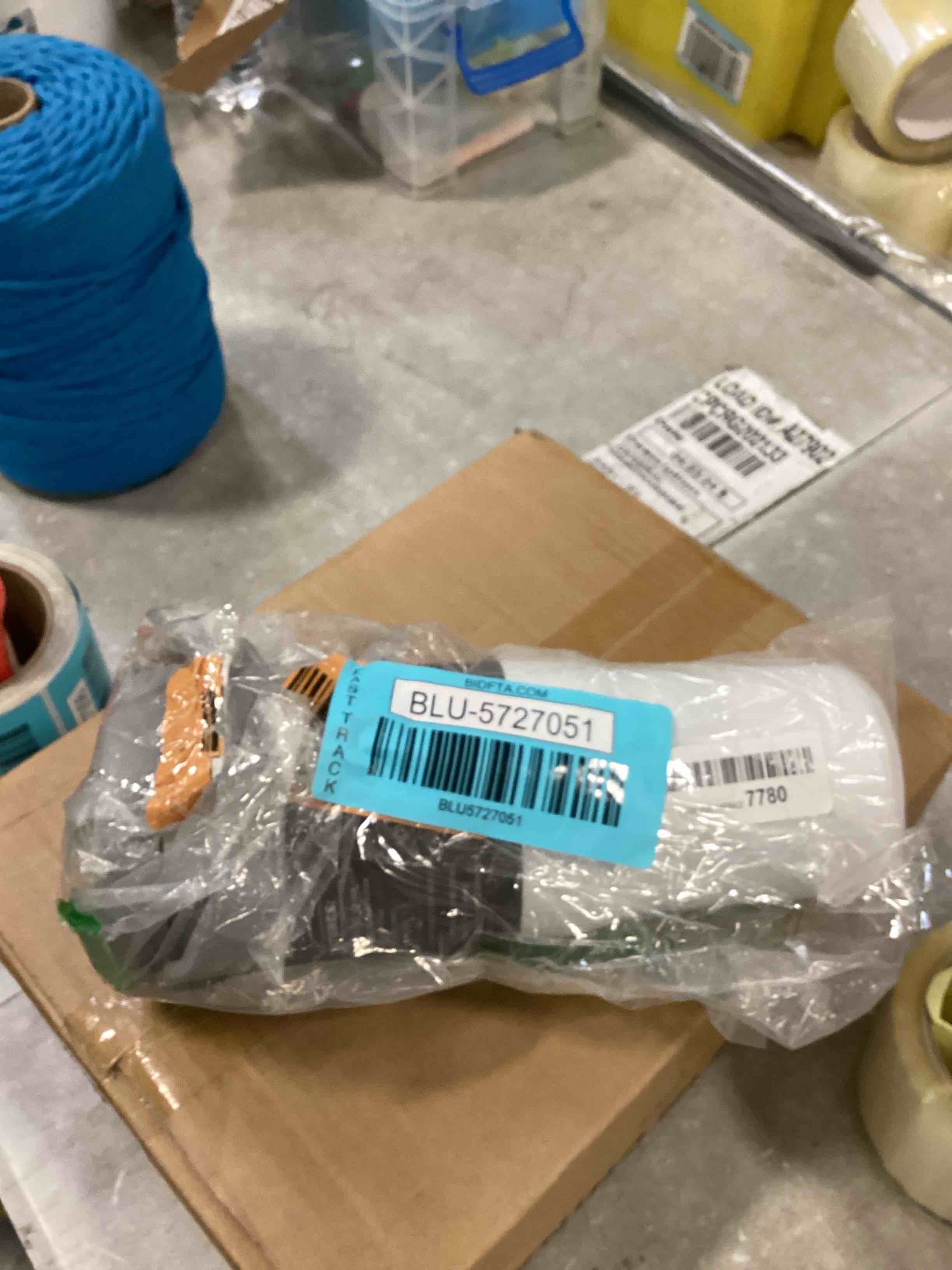 https://s3.amazonaws.com/lotting-images-prod/bidfta/BLU5727051_1715086079253.jpeg