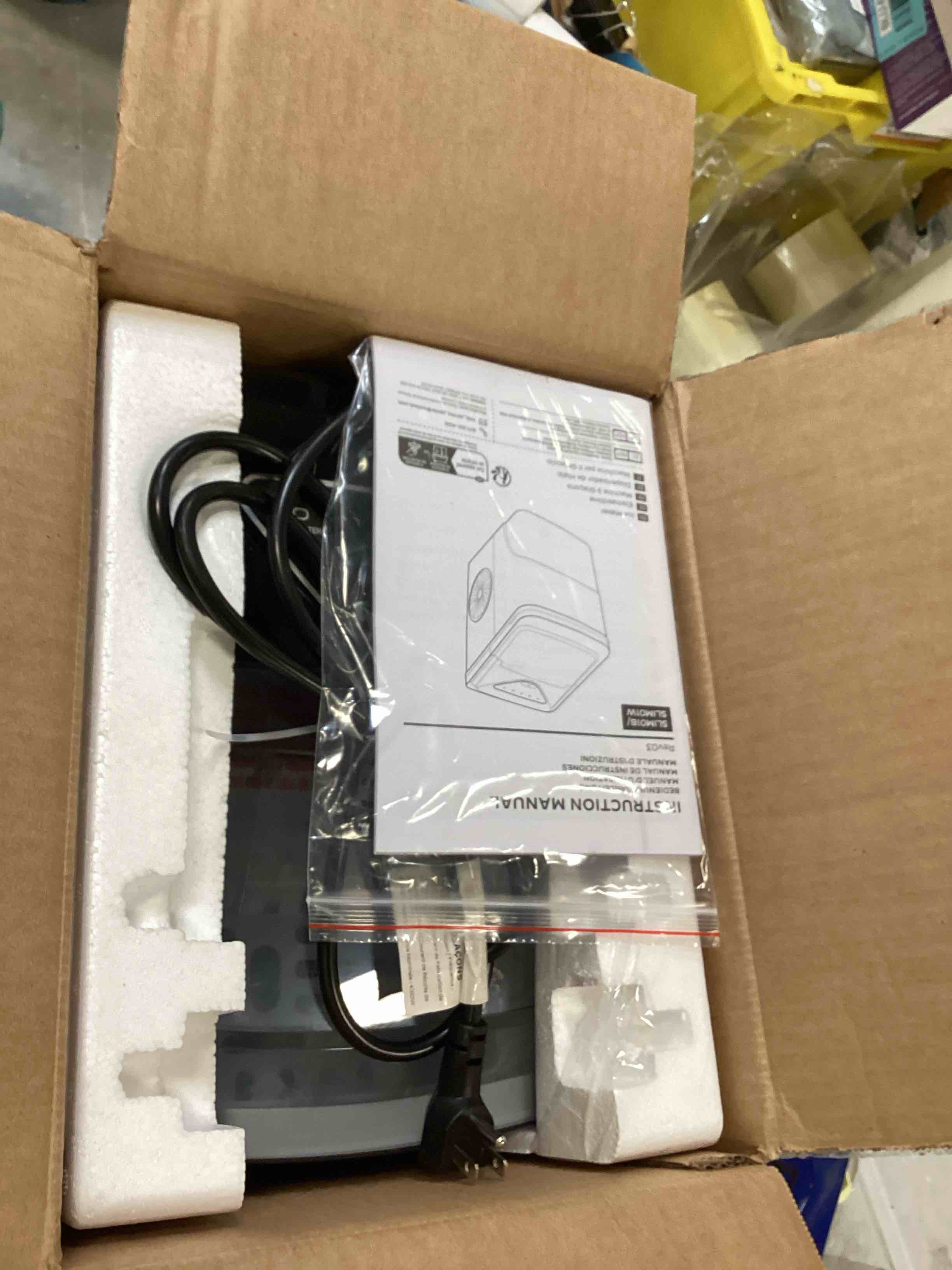 https://s3.amazonaws.com/lotting-images-prod/bidfta/BLU5727146_1715099443411.jpeg