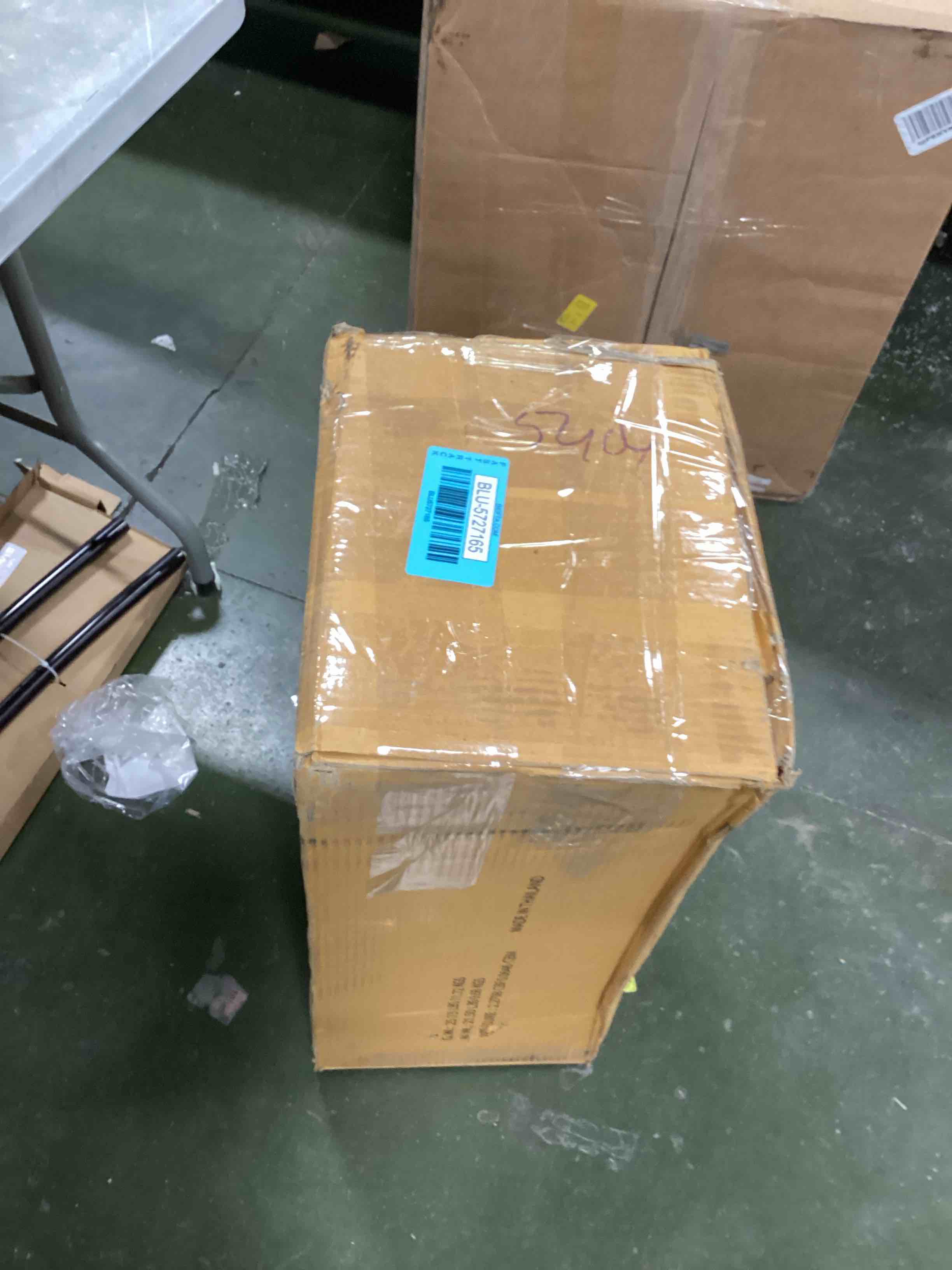https://s3.amazonaws.com/lotting-images-prod/bidfta/BLU5727165_1715103219549.jpeg