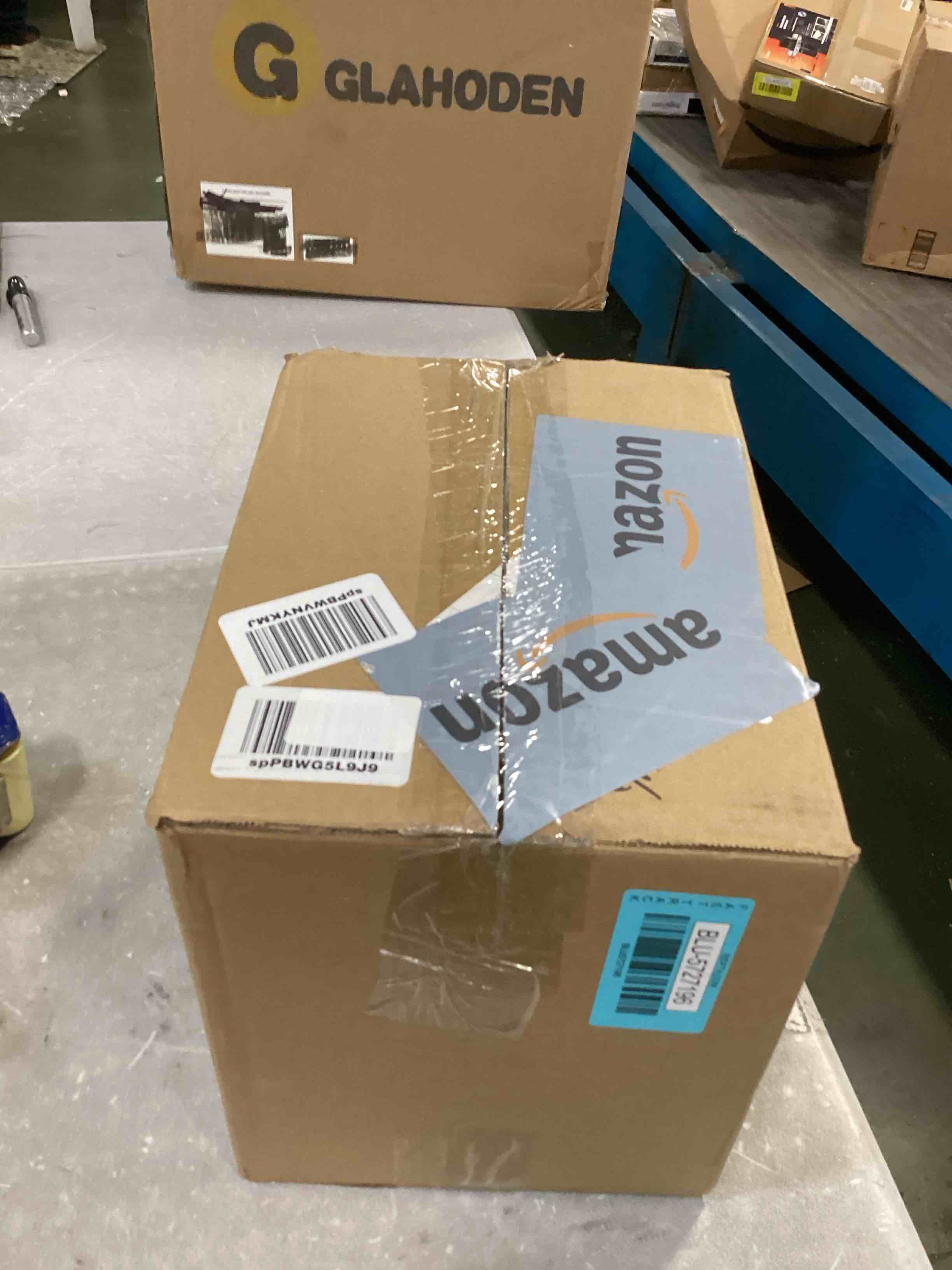 https://s3.amazonaws.com/lotting-images-prod/bidfta/BLU5727196_1715106152545.jpeg