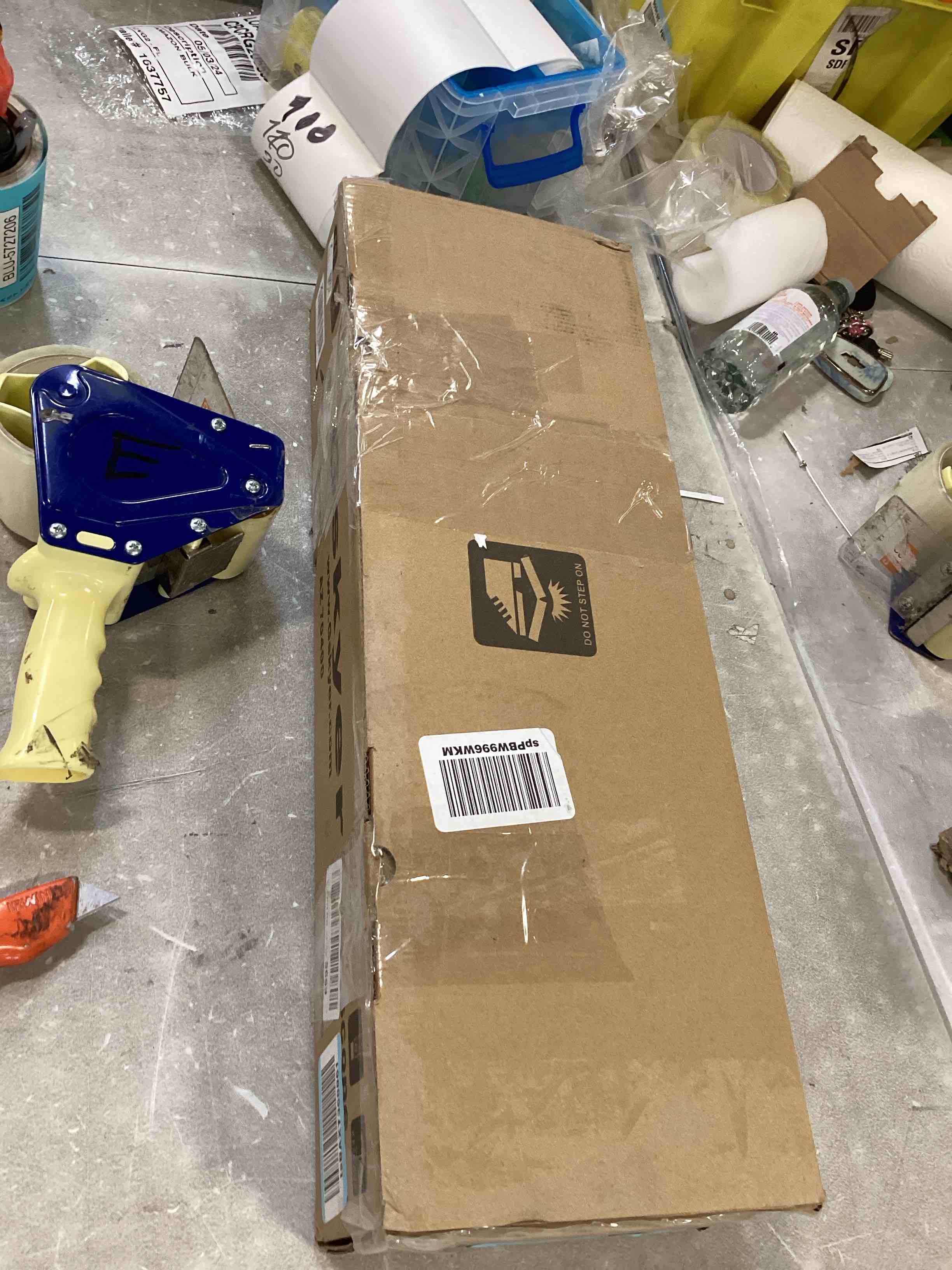 https://s3.amazonaws.com/lotting-images-prod/bidfta/BLU5727199_1715106417226.jpeg