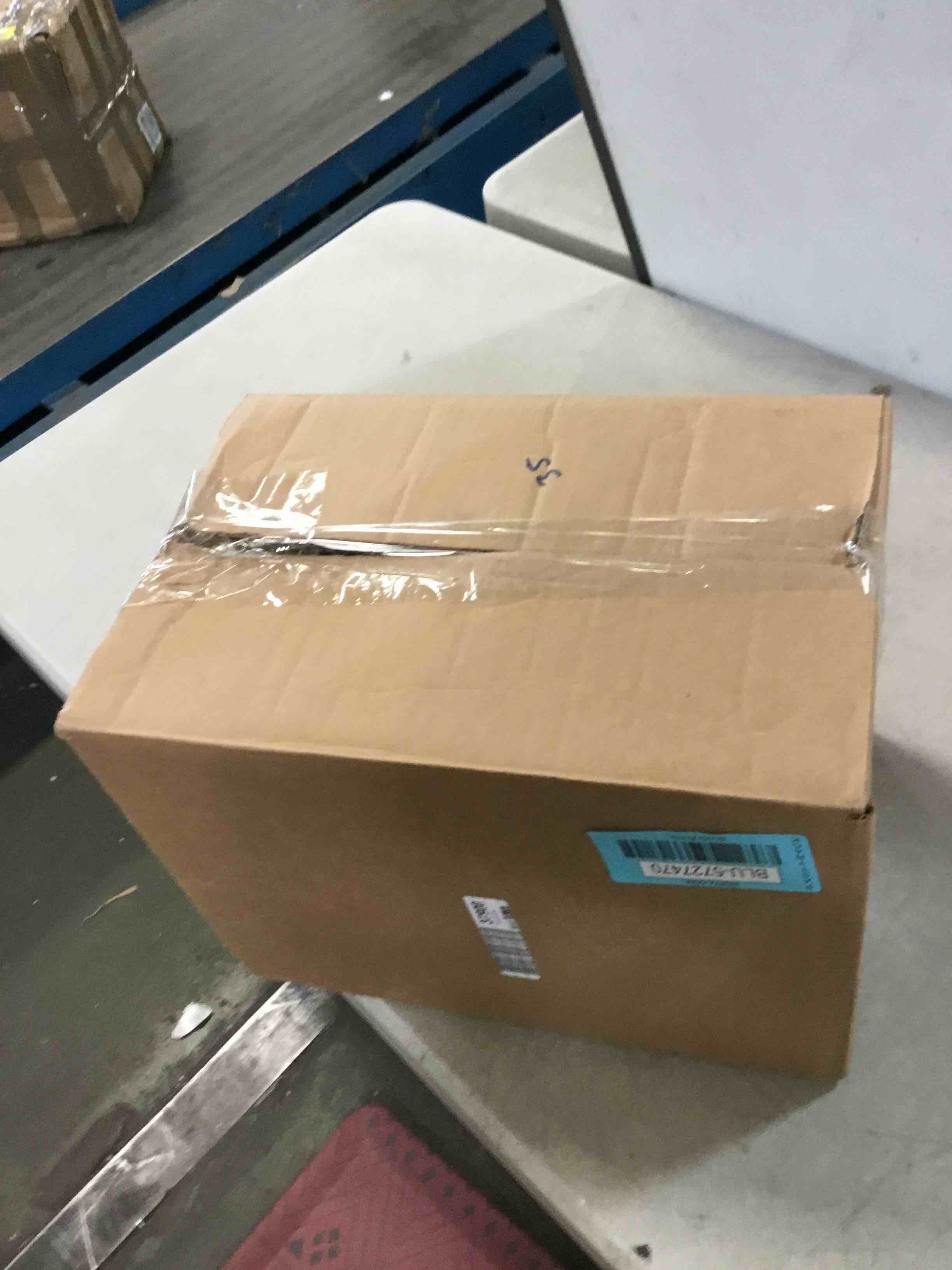 https://s3.amazonaws.com/lotting-images-prod/bidfta/BLU5727470_1714494503383.jpeg