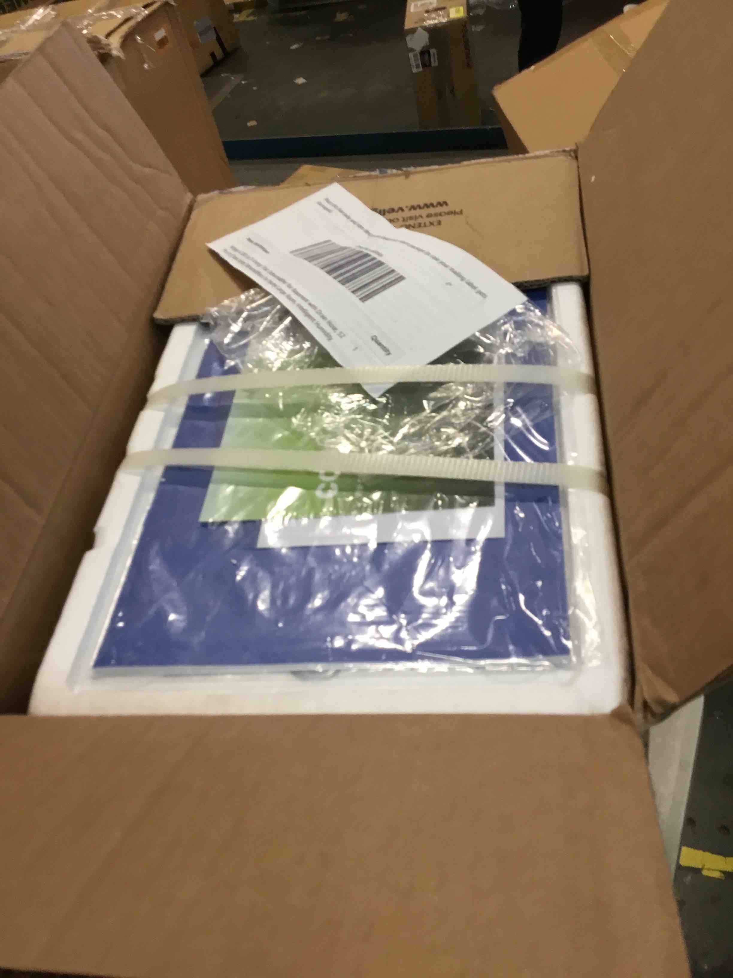 https://s3.amazonaws.com/lotting-images-prod/bidfta/BLU5727622_1714567447179.jpeg