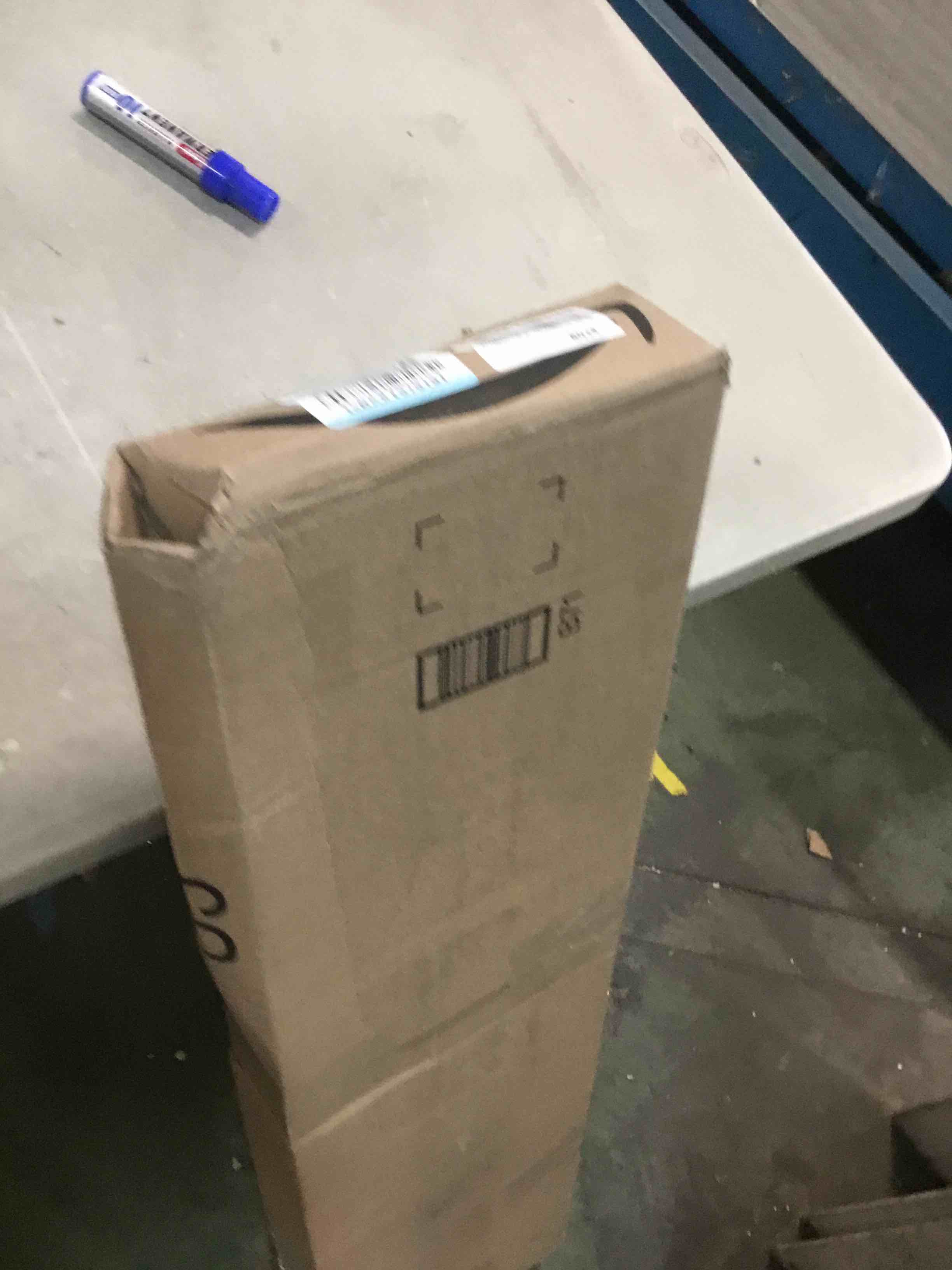 https://s3.amazonaws.com/lotting-images-prod/bidfta/BLU5727680_1714575744190.jpeg