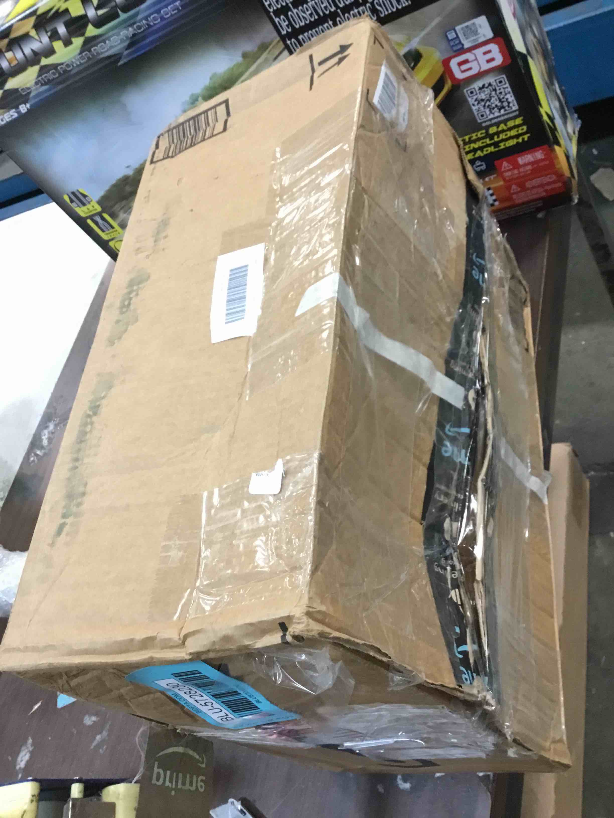 https://s3.amazonaws.com/lotting-images-prod/bidfta/BLU5728230_1714741468459.jpeg